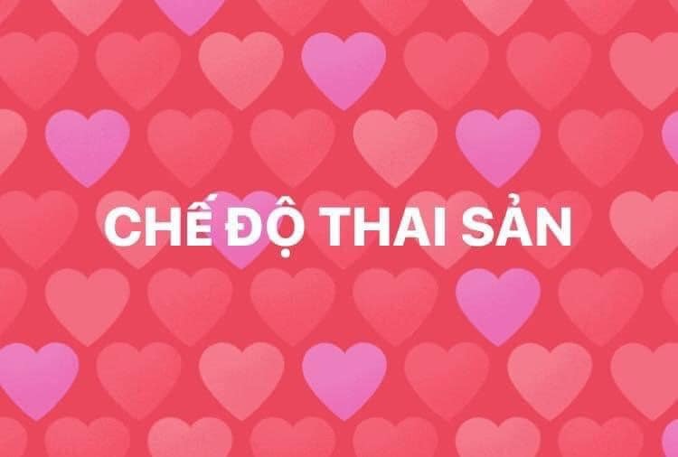 ❌❌❌CHẾ ĐỘ THAI SẢN
ĐÂY LÀ KINH NGHIỆM CỦA MÌNH TRONG 7 NĂM LÀM BẢO HIỂM CHIA SẺ CHO CÁC MOM

a. Mức hưởng
- 06 tháng * Lương bình quân đóng BH của 06 tháng liền kề trước khi nghỉ.
- 02 tháng * Lương tối thiểu chung nhà nước quy định là 1.490.000đ.
Số tiền này được thanh toán trong thời hạn 10 ngày, kể từ ngày hoàn thiện đủ hồ sơ.

b. Các loại giấy tờ cần nộp để hưởng chế độ thai sản:
- Giấy chứng sinh hoặc giấy khai sinh (bản gốc hoặc phô tô công chứng)
- Giấy ra viện (bản gốc hoặc phô tô công chứng), để lưu tại đơn vị
- Giấy chứng nhận phẩu thuật (nếu đẻ mổ, bản gốc hoặc phô tô công chứng), để làm chế độ dưỡng sức sau sinh mổ

c. Hết thời hạn nghỉ thai sản, được nghỉ dưỡng sức thêm:
- 05 ngày đối với đẻ thường
- 07 ngày đối với đẻ mổ
- 10 Ngày nếu sinh từ 02 con trở lên.
Mỗi ngày nghỉ dưỡng sức được hưởng trợ cấp bằng 30% mức lương tối thiểu chung nhà nước quy định là 1.490.000đ.

II. ĐIỀU KIỆN HƯỞNG
- Đóng đủ 6 tháng trong vòng 12 tháng trước khi nghỉ thai sản
- Không nghỉ thai sản trước ngày sinh quá 2 tháng
- (Công ty tham gia đóng đủ tiền bảo hiểm hàng tháng đến tháng làm chế độ cho mình)
Sau khi sinh xong, các bạn nộp giấy tờ về công ty và chờ tiền về là được nhé!!

III. ĐỐI VỚI CÁC BẠN ĐÃ NGHỈ VIỆC TRƯỚC KHI SINH
Các bạn đủ điều kiện hưởng thai sản, nhưng vì lý do nào đó mà đã nghỉ việc tước khi nghỉ thai sản thì phải tự làm chế độ thai sản cho mình nhé
Hồ sơ bao gồm:
- Sổ bảo hiểm đã chốt + quyết định nghỉ việc
- Giấy tờ sinh (giấy ra viện, giấy chứng sinh hoặc khai sinh)
- Sổ hộ khẩu, CMND
- Giấy ủy quyền (Nếu nhờ người đi làm thay mình)

Nộp giấy tờ tại phòng 1 cửa cơ quản BHXH nơi mình sinh sống nhé

Nhưng nhớ trước đó nếu đủ điều kiện hưởng Bảo hiểm thất nhiệp thì hãy làm chế độ hưởng thất nghiệp trước nhé các mom!!

Chúc các mom có thai kỳ khỏe mạnh ^^