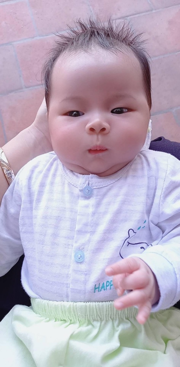 Mẹ con cháu chào cả nhà ạ, cháu về đích với mẹ đc gần tháng rồi, giờ mẹ cháu mới vào app cảm ơn các anh chị ở Mamibabi nhé. Nhờ Mamibabi mà mẹ con cháu thai giáo thành công quá sức tưởng tượng ạ. Cháu trộm vía ăn sữa mẹ hoàn toàn, ăn ngoan ngủ ngoan ko quấy khóc. Chắc cũng do mẹ cháu chịu khó thai giáo hồi bầu cháu nên giờ cháu cứ nghe thấy nhạc là ngúng nguẩy quẩy quẩy 😂🤣
Chúc các cô các bác sớm về đích giống cháu nha 🥰, mẹ nào xin vía bé ngoan đẻ nhanh e cho nhé 🥳