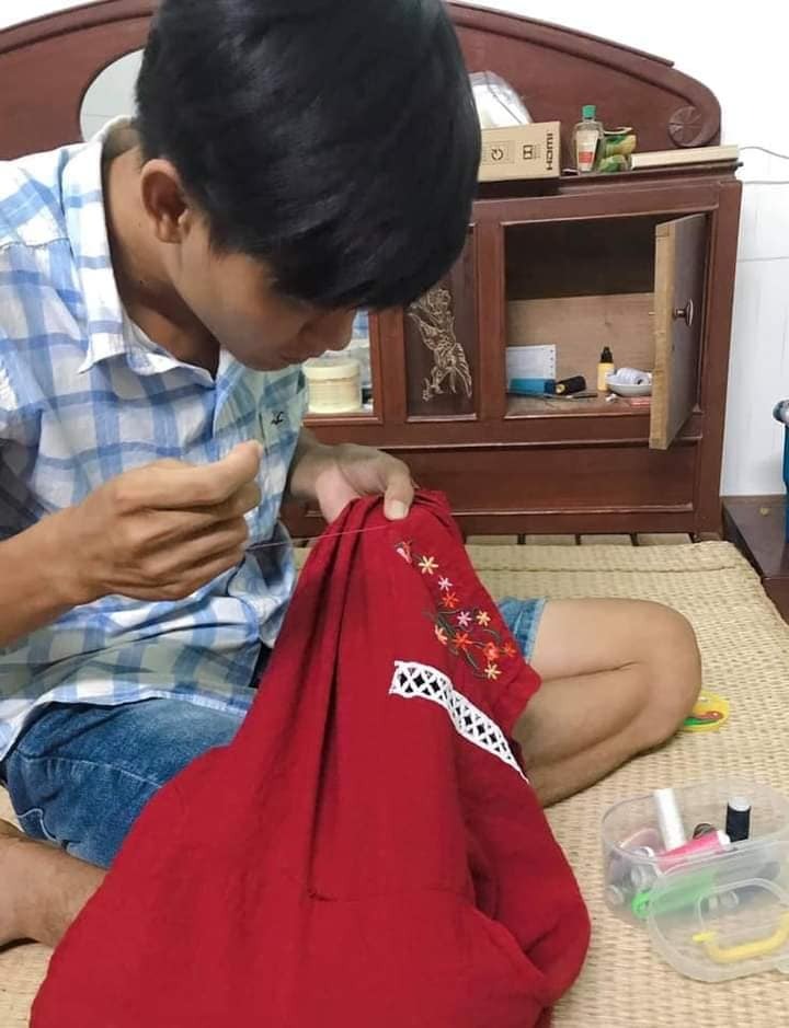 Nãy thấy chị vợ đăng ảnh cảm ơn vì sự tử tế của chồng vì chồng giúp chăm con, giúp đỡ mình khi ở cữ, thấy vui thay.
Con của chung, nghĩa vụ chung, cùng làm bố làm mẹ, hạnh phúc chung là phải san sẻ thôi 🥰

-Chia sẻ từ Đặng Lộc Châu Đang-