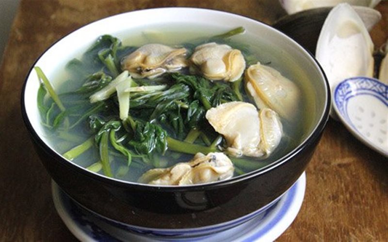 món ngon cho bà bầu 3 tháng cuối rau muống nấu nghêu