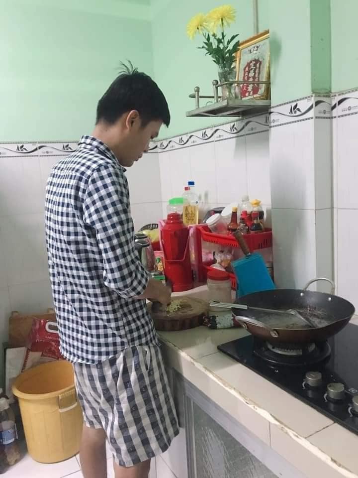 Nãy thấy chị vợ đăng ảnh cảm ơn vì sự tử tế của chồng vì chồng giúp chăm con, giúp đỡ mình khi ở cữ, thấy vui thay.
Con của chung, nghĩa vụ chung, cùng làm bố làm mẹ, hạnh phúc chung là phải san sẻ thôi 🥰

-Chia sẻ từ Đặng Lộc Châu Đang-