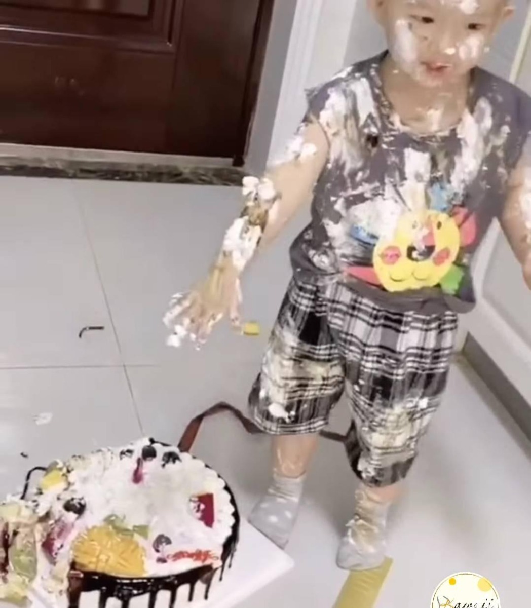 Con của các mom đã đạt đến tầm "vũ trụ" này chưa...!