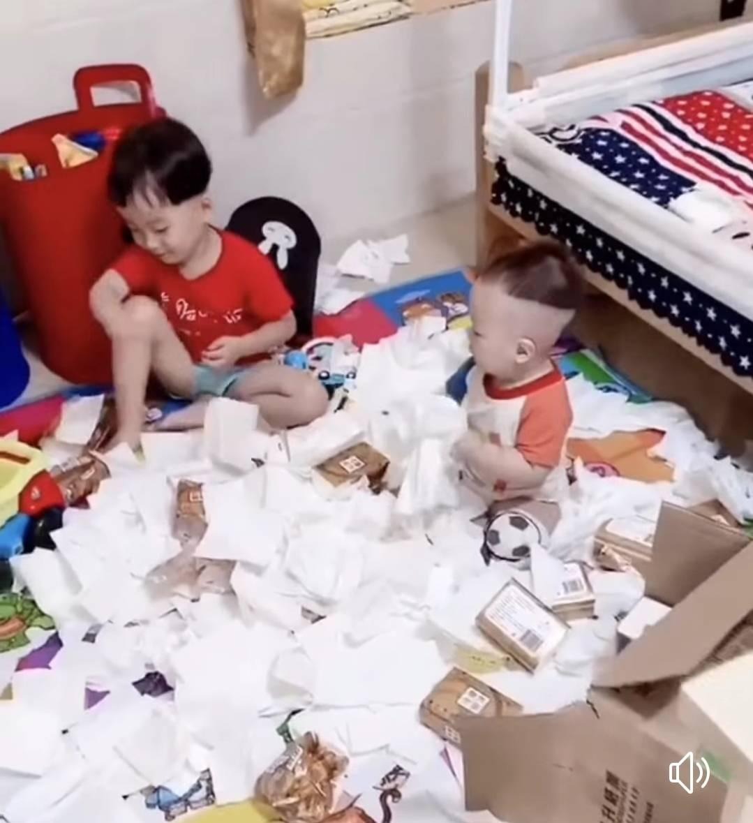 Con của các mom đã đạt đến tầm "vũ trụ" này chưa...!