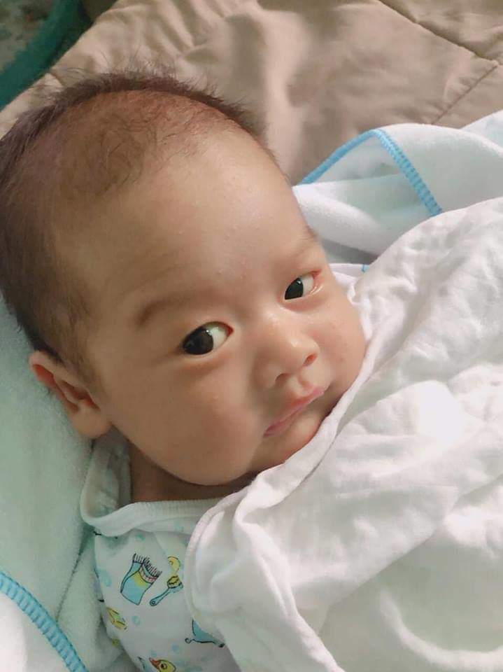 Các cô nhìn gì con thế 😂😂 hn các cô thai giáo chưa ạ 😆