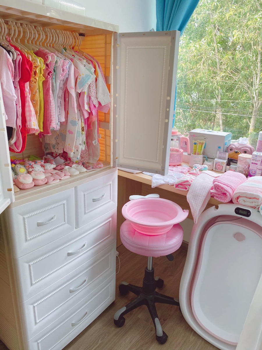 Cho mẹ con khoe gia tài cái nữa mẹ con đi đẻ nha mấy cô mấy dì 😆😆 
Nay mẹ con dọn dẹp chuẩn bị xong hết rồi 😍