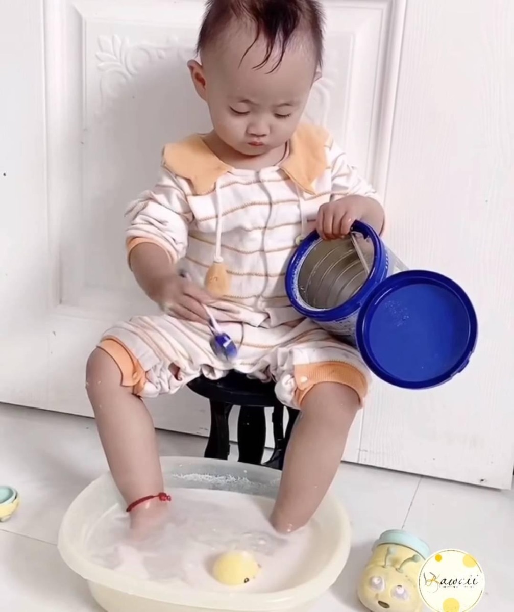 Con của các mom đã đạt đến tầm "vũ trụ" này chưa...!