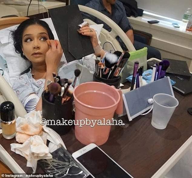 Khi các bà mẹ beauty blogger đi đẻ...!
Tẩy trang xong khéo con ko nhận ra 🥲🤣