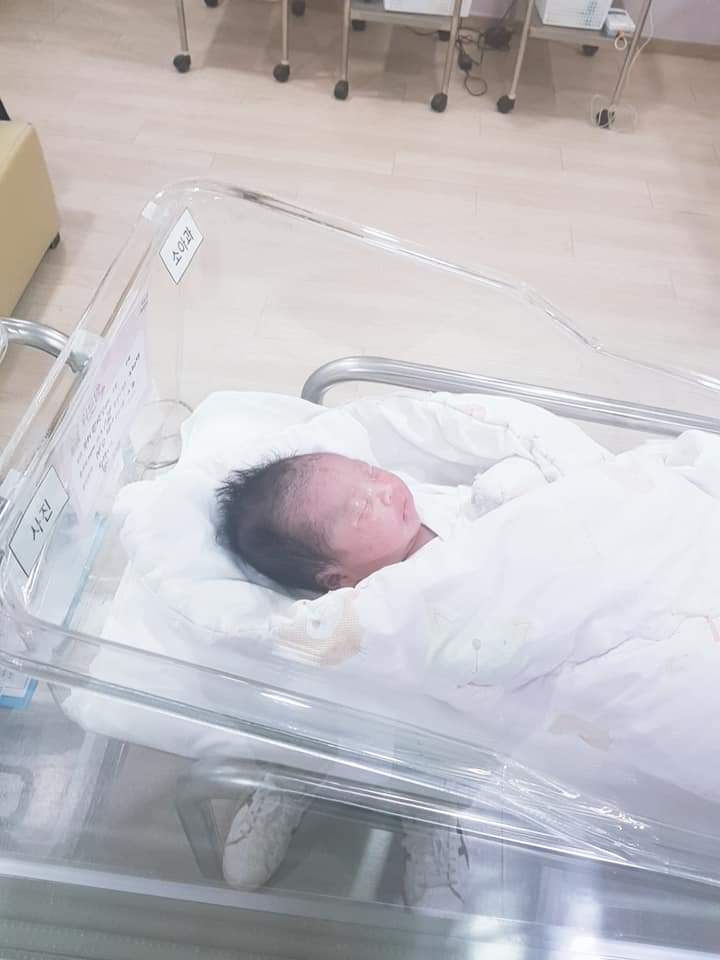 Me con em vuot can thành công.Chắc cũng nhờ mamibabi giúp e thai giáo đều nên e sinh nhanh gọn lắm Be quýt 37tuân.3kg3.chúc các mẹ cũng sinh nhanh va gon như e