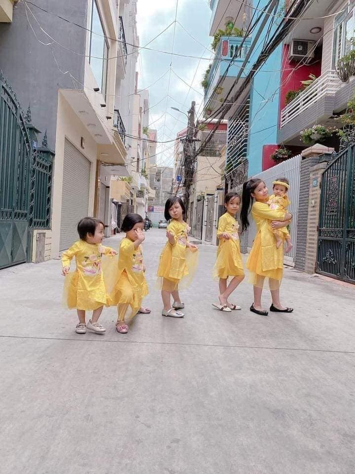 10 năm kết hôn sinh được 1 hoàng tử và 5 công chúa...!
Cre: Đức Nguyễn