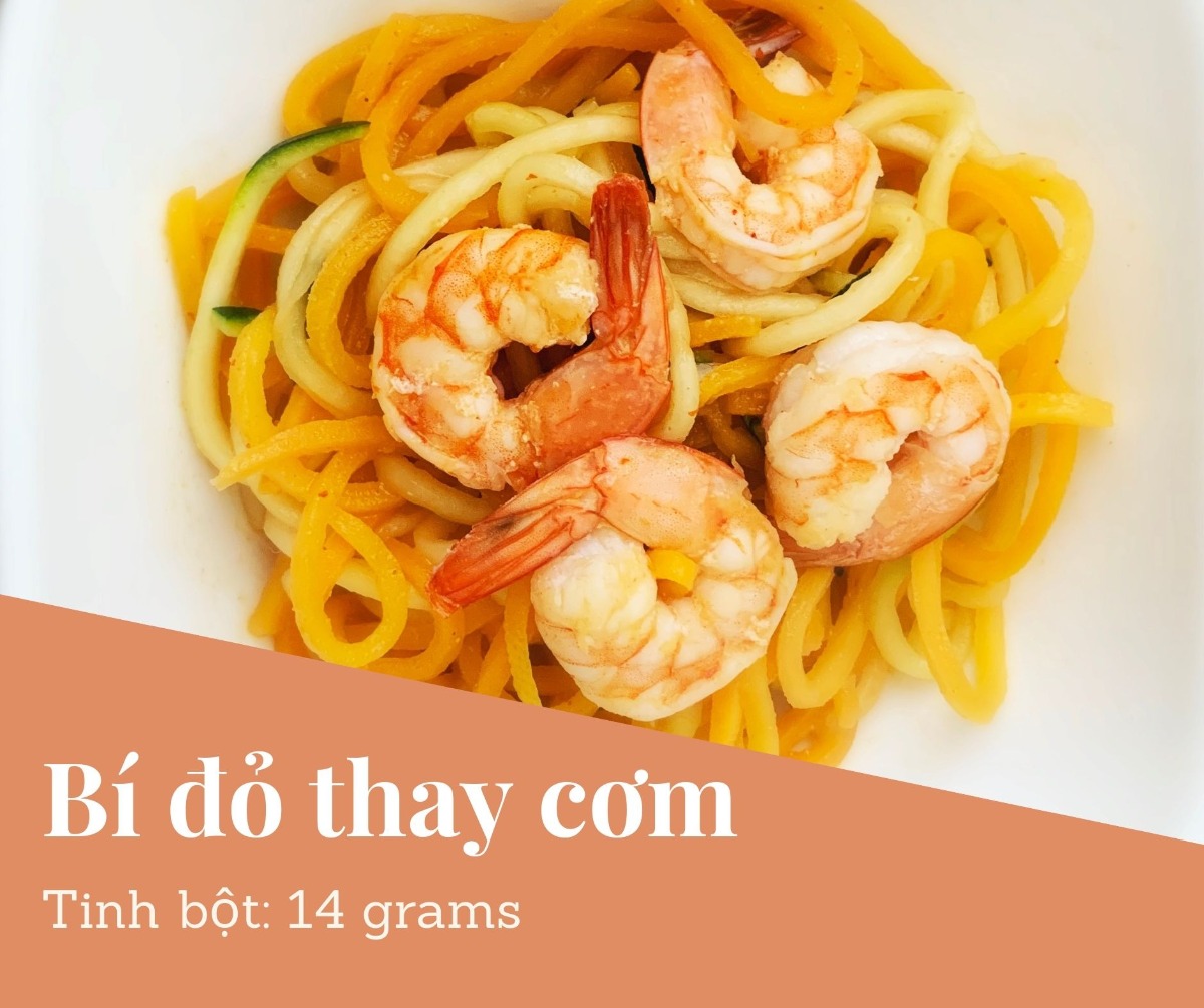 THỰC ĐƠN TIỂU ĐƯỜNG THAI KỲ
Chào bạn. Khi biết là có bệnh TĐTK hoặc TĐ2 thì nhiều người rất là lo lắng.

👌 Cách giảm TĐTK và TĐ2 hiệu quả nhất là ăn kiêng (giảm tinh bột và giảm ngọt).
👌 Cách giảm TĐTK và TĐ2 hiệu quả nhì là tập thể dục
👌 Các thuốc tây có hiệu quả nhưng mà bạn vẫn nên ăn kiêng và tập thể dục, nếu không dần dần sẽ lờn thuốc.
👌 Bạn đừng tin các thuốc nam, các loại bánh, đường cho người tiểu đường nhé. Không có hiệu quả gì nhiều đâu.
👌 Bạn không cần phải lo. Vì đồ ăn cho các bà Mẹ TĐTK và TĐ2 rất phong phú và ngon miệng. Và đầy đủ dinh dưỡng cho người Mẹ và em Bé, và người TĐ2.

Đầu tiên là các bạn nên mừng là đã khám ra bệnh. Có nhiều có bệnh nhưng mà không đủ điều kiện để khám bác sỹ nên không biết có bệnh mà trị.

Điều thứ nhì là các bạn đừng buồn vì bệnh TĐTK và TĐ2 hoàn toàn trong tầm quản lý của bạn.

Điều thứ ba là bệnh TĐTK và TĐ2 sẽ dạy cho bạn một cách ăn uống bổ dưỡng. Qua cách an uống này, bạn có thể áp dụng sau khi sinh và có thể tăng sức khoẻ lâu dày. Thậm chí, nếu bạn xây dựng thói quen ăn giảm tinh bột và tập thể dục thường xuyên thì sức khoẻ sau này của bạn sẽ có thể tốt hơn là những người không bị bệnh.

Bạn cố lên nhé! Chúc bạn và em bé và gia đình khoẻ mạnh.

👌👌👌 Nguyên tắc ăn giảm tinh bột cho TĐTK và TĐ2:
Trong một buổi ăn, hạn chế mức tinh bột dưới 45 grams:

Tinh bột: bao gồm cơm, hủ tiếu, bún, miến, mì, bánh đa, bánh mì, các loại khoai: tối đa là 1/2 chén (khoản 20 grams) trong một buổi ăn. (Khởi đầu bằng 1/2 chén cơm mỗi buổi. Nếu chỉ số tốt thì bạn có thể tăng thử lên 1 chén và thử máu xem sao. Nếu cao thì giảm lại 1/2 chén)
Rau ăn 1-2chén trong một buổi ăn. Ăn rau thoải mái không cần hạn chế vì rau có rất tinh bột (khoản 4 grams cho 1 chén). Ngoài ra rau có nhiều dinh dưỡng (các loại Vitamin, chất khoáng, folate, chất kẽm). Rau có chất sơ giúp tinh bột thu hấp chậm vào người — làm tăng đường chậm hơn sau khi ăn.
Chất đạm, bao gồm: thịt, cá, đồ biển, trứng, đậu hủ: Ăn ít nhất 1 chén trong một buổi ăn, có thể ăn nhiều hơn nếu cần. Chất đạm không có tinh bột nên bạn có thể ăn thoải mái. Chất đạm rất cần thiết cho sự phát triển của bé. Ngoài ra trong chất đạm có chất mỡ tốt cho em bé. Lưu ý là không ăn cá biển lớn vì có thuỷ ngân (nhất là các Mẹ Bầu).

Mỗi người mỗi khác, nên nên đo máu sau buổi ăn để điều chỉnh mức tinh bột theo lượng máu cho phép (sau 1 giờ là <7,8 mmol/L và sau 2 giờ là <6,7 mmol/L cho TĐTK. Và sau 2h<7,8 cho TĐ2)

👌👌👌 Nên thay tinh bột bằng gì?

👌👌👌 Canh rau

Mỗi buổi ăn lúc trước ăn khoản 2 chén cơm, bây giờ hạn chế xuống dưới 1/2 chén cơm thì thay thế cơm bằng gì? Rất đơn giản. Bạn có thể thay cơm bằng các loại rau luộc. Thí dụ bạn làm cá kho hoặc thịt kho (những món chất đạm thì bạn ăn vẫn bình thường không cần hạn chế — chỉ nấu không sử dụng đường thôi), thì bạn có thể ăn thêm bầu luộc, rau muốn luộc, cải luộc, đậu que luộc, bó xôi luộc để thay cơm. Ăn rất là ngon!

Và trong rau luộc có rất nhiều dinh dưỡng cho em bé (trong cơm thì không có dinh dưỡng gì). Nên bạn vừa trị bệnh TĐTK mà vừa tăng dinh dưỡng cho em bé và bản thân.

Rau luộc không chỉ có thể thay cơm không, mà có thể thay luôn các món nước. Thí dụ như khi ăn phở, thì bạn chỉ ăn tối đa 1/2 bánh phở, còn lại thì cho thêm giá luộc, bắp cải luộc, hoặc các loại rau khác mà bạn yêu thích. Chúc ngon miệng.

Thí dụ: bầu luộc ăn với tôm rim thay cơm

Thí dụ: bạn có thể dùng bí đỏ thay cơm. Bí đỏ bạn cắt ra từng cộng nhỏ và xào hoặc luộc. Bí đỏ có nhiều Vitamin A tốt cho mắt của em bé và người Mẹ.

👌👌👌 Bí đỏ thay cơm
Đây là một món dễ làm và dễ ăn. Bí đỏ và rau chỉ cần luộc.

Nhân liệu cho 1 phần ăn:
- 1/2 chén bí đỏ luộc
- 1/2 chén rau luộc
- 1/2 chén chả cá (luộc) rồi xào sơ lại. Đừng chiên giòn vì đồ ăn chiên không tốt cho sức khoẻ
- Ăn với nước tương hoặc nước nắm chấm (không đường)

👌👌👌 Rau luộc thay cơm, bánh phở, bún
Thay vì ăn cơm, bún, hủ tiếu, mỳ, miến, bánh đa thì bạn ăn nhiều rau luộc để thay. Khi bạn thay bằng rau có nhiều lợi ích vì rau có rất nhiều vitamin và khoáng chất cần thiết cho em bét phát triển. Tinh bột không có những vitamin và khoáng chất cho em bé.

Khi bạn ăn rau luộc thì ăn đến no thôi, không cần kiêng. Ăn thoải mái.

Ngoài rau rau luộc giúp bạn no ăn là ăn tinh bột. Và rau thì sẽ giúp đường tiêu hoá của bạn hoạt động tốt. Và da mặt đẹp.

👌👌👌 Bầu luộc

👌👌👌 Cải ngọt luộc

👌👌👌 Su su luộc thay cơm
Su Su có nhiều folate là giúp cho não của em bé phát triển. Luộc thay cơm. Ăn với đồ ăn chấm nước tương hoặc xào với trứng điều rất ngon.

👌👌👌 Yến mạch thay cơm

Yến mạch là một món ăn thay cơm rất tốt.

Số lượng tinh bột của yến mạch chỉ phân nửa so với cơm, nên bạn có thể ăn 1 chén yến bạch trong vòng buổi ăn (nhưng nhớ đo đường trong máu và chỉnh sửa nhé). Yến mạch còn có nhiều chất sơ, giúp tiêu hoá tốt và hạ mỡ trong máu.

Mua loại yến mạch (old fashion). Loại này có nhiều sơ nên tốt hơn loại (quick). Bạn có thể xem thông tin mua ở đây. Các siêu thị lớn điều có bán.

Cách nấu: Bạn có thể nấu như bạn nấu cơm: nấu với nước cho chính.

Nếu ăn thay cơm cho buổi trưa và buổi chiều, thì ăn với đồ ăn như rau và thịt/cá/trứng/đậu hủ bình thường. Cơm thỉ chỉ ăn 1/2 chén. Yến mạch thì có thể ăn 1 chén.

Bạn cũng có thể nấu như cháo: cháo cá, cháo thịt. Thí dụ; Cháo Yến Mạch với Thịt Bò.

Cách nấu:
- Bỏ yến mạch nấu với cà rốt, bông cải xanh (cắt nhỏ) vào nước nấu như cháo.
- Xào thịt bò với hành tỏi riêng, muối, dầu.
- Sau khi cháo yến mạch chín thì bỏ thịt bò vào với cháo nấu thêm vài phút.

👌👌👌 Diêm mạch (Quinoa)

Có bạn hỏi là có thể ăn Diêm Mạch thay cơm được không? Diêm Mạch có rất nhiều vitamin và chất khoán tốt (bao gồm chất sắc). Và cũng có tinh bột nên có thể thay cơm. Xin lưu ý:

Một chén diêm mạch đã nấu chín có khoản 39gram tinh bột. Cơm gạo trắng có khoảng 45-53gram. Yến mạch là thấp hơn có khoản 28gram.
Nên bạn cũng chỉ ăn từ 1/2-1 chén cho mỗi buổi ăn. Và nhớ đo đường trong máu sau khi ăn.
Nhớ là ngâm qua đêm trước khi nấu để dễ tiêu hoá.

👌👌👌 Làm sao ăn rau luộc ngon hơn?

Sau khi bạn luộc rau, có thể cho 1 muỗng dầu mè và 1 muỗng nước tương, và 1 muỗng mè vào rau. Dầu mè có chất béo tốt cho não và giúp cho bạn no lâu hơn.

👌👌👌 Ăn sáng nên ăn gì?

Có rất nhiều Mẹ Bầu đau đầu về buối sáng. Có bạn chỉ ăn 2 quả dưa leo và uống sữa rồi cảm thấy đói quá chừng. Thấy lo cho các bạn quá.
Thật ra buổi sáng là buổi ăn có thể ăn ngon lành. 

Các bạn vẫn có thể ăn những món mình yêu thích, như phở, hủ tiếu, bún riêu, mì quảng. Các bạn phải chiệu khó thay đổi một chút. 

👌👌👌 Tại sao buổi sáng ăn đồ ăn nước ngoài đường (phở, bún, hủ tiếu) là đường lên quá vậy?

Câu hỏi rất hay, các loại bún, bánh phở, hủ tiểu, mỳ, bánh đa, miến điều có nhiều tinh bột. Cũng nhiều bằng cơm.

Nếu bạn ăn đồ ăn ngoài đường người bán cho rất nhiều bánh và ít thịt và rau. Mà bạn có yêu cầu người bán cho ít bánh thì họ cũng sẽ cho nhiều.

Nếu ăn ở ngoài đường thì thường là gọi 2 tô: chỉ ăn 1/2 chén bánh. Có nghĩa là ăn 1/2 bánh của 1 tô, và bánh của tố thứ nhì thì bỏ hoàn toàn. Và gì bạn đã giảm bánh thì phải tăng thịt và rau lên. Nếu không rất đói. Đó là lý do gọi 2 tô. Một tô hoàng toàn không ăn bánh chỉ lấy thịt và rau. Một tô thì chỉ lấy 1/2 bánh. Thịt và rau rất ít tinh bột nên sẽ không tăng đường nhiều. Cố lên nhé bạn.

Nếu ăn bánh mì thì cũng nên gọi 2 ổ. Và chỉ ăn 1/2 bánh mì và ăn hết thịt và rau.

👌👌👌 Bún riêu
- 150 gram chất đạm: thịt, trứng, cua
- 1/2 chén bún
- 3 miếng đậu hũ
- 3 quả cà chua
- 1 quả me
- 10ml mắm tôm
- Hành tím, hành lá, rau mùi
- Rau sống: rau muống, bắp chuối, xà lách, giá,
- Hạt tiêu, hạt nêm, nước mắm, dầu ăn

👌👌👌 Nấu ăn sáng nhanh: Trứng sốt cà
Hôm nào bạn không có thời gian, thì có thể làm món trứng sốt cà. Ăn rất là đậm đà.

Nhân liệu cho 1 phần ăn:
- 2 quả trứng
- 3 quả cà chua
- Hành lá, tỏi, dầu ăn
- Một ít muối, nước tương
- Bạn có thể xem công thức ở đây.

👌👌👌 Tại sao ăn sáng đồ ăn bên ngoài mà đường tăng quá?

Nếu bạn ăn đồ ăn ngoài đường người bán cho rất nhiều bánh và ít thịt và rau. Mà bạn có yêu cầu người bán cho ít bánh thì họ cũng sẽ cho nhiều.

Nếu ăn ở ngoài đường thì thường là gọi 2 tô: chỉ ăn 1/2 chén bánh. Có nghĩa là ăn 1/2 bánh của 1 tô, và bánh của tố thứ nhì thì bỏ hoàn toàn. Và gì bạn đã giảm bánh thì phải tăng thịt và rau lên. Nếu không rất đói. Đó là lý do gọi 2 tô. Một tô hoàng toàn không ăn bánh chỉ lấy thịt và rau. Một tô thì chỉ lấy 1/2 bánh. Thịt và rau rất ít tinh bột nên sẽ không tăng đường nhiều. Cố lên nhé bạn.

Nếu bạn nấu ở nhà (như trong hình) thì ăn ăn thật nhiều thịt/cá/rau và ít bánh.

Một cách khác là bạn có thể nấu đồ ăn buổi tối nhiều một chút. Rồi buổi sáng ăn lại đồ ăn buổi tối (1/2 chén cơm + 1chén thịt/cá/trứng/đậu hủ và 1-2 chén rau). Ăn sáng mà ăn nhiều thì tốt vì sẽ no lâu và có sức làm việc.

👌👌👌 Món canh
Nếu bạn không có thời gian, thì món canh là dễ nhất. Canh có thể bỏ nhiều rau và chất đạm( thịt, hải sản, đậu hủ, trứng). Và ăn một tô thật là to đến khi no. Nếu thèm cơm thì có thể ăn một ít (tối đa là 1/2 chén- tuỳ theo mức đường trong máu sau khi ăn). Nhưng phần chính là một tô rau rất to. Ăn riết khi quen thì có thể bỏ hẳn cơm luôn.

👌👌👌 Canh cải hải sản
- 1 bó cải 100 gr hải sản,
- đậu hủ (nếu muốn)
- nấm
- 1/2 tbsp muối
- 1 tsp tiêu
- 1/2 nước tương
- hành lá
- Canh su hầm thịt
- Nếu bạn vẫn thèm tinh bột thì đây là một món có thể sẽ giúp bạn cảm thấy đã thèm. Bạn có thể sử dụng một ít khoai tây (1 củ nhỏ) cho một phần ăn. Nấu một tô thật to và ăn cho đã thèm (nhưng không ăn thêm cơm nhé)

Nhân liệu cho 1 phần ăn:
- 1 trái su
- 1 củ khoai tây nhỏ
- 1 củ cải trắng
- 1 củ cà rốt
- thịt
- muối

👌👌👌 Canh Bông Cải Trắng
Nhân liệu cho 1 phần:
- 2 chén bắp cải trắng
- 200 grams tôm
- Muối, tiêu
- Có thể bỏ thêm củ cải trắng để nấu cho ngọt nước canh

👌👌👌 Canh bí đỏ

👌👌👌 Súp đậu hủ
Thành phần: Đậu hủ, nấm, carrot, bắp, tim hạt sen

👌👌👌 Canh củ cải trắng

👌👌👌 Súp Rau Củ. Món này nhiều vitamin cho em bé
Thành phần: 1/2 củ khoai tây, 1 củ cà rốt, 1 miếng cần tây, 6 miếng nấm rơm

👌👌👌 Các món mặn
Các món mặn ăn tốt vì có nhiều chất đạm. Trường Đại Học UCSF của Mỹ khuyên là Mẹ Bầu nên ăn ít nhất 60 gram chất đạm mỗi ngày. Chất đạm rất cần thiết cho sự phát triển của em bé. Đồ ăn nhiều chất đạm như: thịt, cá, hải sản, trứng, đậu hủ.

👌👌👌 Tôm rim
Món này bạn có thể làm ăn rất ngon. Thay vì cơm thì luộc một tô rau ăn sẽ thất rất ngon. Như một tô cải làng luộc hoặc rau muống luộc. Bạn đừng bỏ đường. Nếu muốn thì có thể sử dung một ít khóm để có vị ngọt.

👌👌👌 Cá sốt cà
Cá có nhiều chất mỡ tốt cho sự phát triển của não (omega 3). Và cá cũng là chất đạm tốt. Nhưng không nên ăn các loại các biển lớn vì có nhiều thuỷ ngân. Nên ăn các loại cá nhỏ.

👌👌👌 Ăn cá loại nào tốt mà ít thuỷ ngân?

Ăn cá là tốt vì ít tăng đường và có omega 3 tốt cho phát triển não. Nhưng tránh các loại cá biển lớn vì có thuỷ ngân nhiều. Đây là các loại bạn nên lưu ý.

Thủy hải sản có hàm lượng thủy ngân thấp nhất: Nên ăn 2 – 3 lần/tuần
- Cá cơm;
- Cá đù Đại Tây Dương;
- Cá bạc má Đại Tây Dương và Thái Bình Dương;
- Cá vược đen;
- Cá chim;
- Cá da trơn;
- Sò;
- Cá tuyết;
- Cua;
- Tôm hùm đất;
- Cá bơn;
- Cá Haddock – một loại cá tuyết;
- Cá tuyết than;
- Cá trích;
- Tôm hùm Mỹ;
- Cá đối;
- Hàu;
- Cá rô;
- Cá chó;
- Cá hồi;
- Cá mòi;
- Sò điệp;
- Cá rô phi;
- Mực;
- Cá ngừ.

Thủy hải sản có mức độ thủy ngân vừa phải: Ăn 1 lần/tuần 
- Cá trâu;
- Cá chép;
- Cá vược;
- Cá mú;
- Cá chim lớn;
- Cá nục heo;
- Cá chày;
- Cá rô đại dương;
- Cá than;
- Cá đầu cừu/cá tù;
- Cá hồng;
- Cá thu Tây Ban Nha;
- Cá ngói;
- Cá ngừ trắng;
- Cá ngừ vây vàng.

Thủy hải sản có mức thủy ngân cao nhất: Nên tránh
- Cá ngừ mắt to;
- Cá thu vua;
- Cá cam;
- Cá mập;
- Cá kiếm;
- Cá ngói.

👌👌👌 Chả cá lã vọng
Bạn vẫn có thể ăn những món mình yếu thích, như cã cá lã vọng. Bạn có thể ăn một ít bún (tối đa là 1/2 chén). Thay vì ăn bún thì bạn có thể làm bắp cải xào. Hoặc bạn chọn một món rau yếu quý nào đó và luộc để ăn thay bún (như đâu que, rau muống, bó xôi). Hương vị từ cã cá sẽ làm cho bạn quên đi là mình không ăn bún. Ăn thử đi, bạn sẽ thấy rất ngon. Lưu ý là nước chấm không bỏ đường nhé.

Nhân liệu cho 1 phần ăn:

- 1/2 con cá lóc (cá quả)
- Riềng, sả, tỏi, hành củ, muối
- Mắm tôm
- Đậu phọng
- Thì là
- 1/2 chén bún (tối đa). Có thể thay bằng rau luộc (bó xôi, bắp cải, rau muống, giá)

Bạn có thể tham khảo cách làm ở đây. Đừng sử dụng đường.

Các món gỏi:
Các món gỏi rất tốt cho các Bà Mẹ TĐTK. Lý do là nhiều rau và chất đạm và rất ít tinh bột. Bạn có thể làm một tô gỏi lớn và ăn thoải mái.

Nếu thèm cơm thì ăn thêm một ít (tối đa 1/2 chén). Ăn nhiều lần sẽ tạo ra thói quen ăn gỏi thay cơm và sẽ không cần ăn thêm cơm nữa. Những người bên Mỹ họ vẫn có thể ăn salad (gỏi) để thay cơm bình thường. Quan trọng là vẫn ăn nhiều chất đạm và nhiều loại rau khác nhau cho các buổi ăn khác nhau để không thiếu dinh dưỡng

👌👌👌 Gỏi cuốn
Gỏi cuốn là một món rất là dễ ăn và đầy đủ dinh dưỡng vì nhiều rau. Bạn có thể tự chế biến theo sở thích. Quan trọng là hạn chế bánh tráng vì có tinh bột. Nên mua loạ bánh tráng nhỏ. Nếu mua loại lớn thì cắt đôi và chỉ sử dụng phân nữa cho 1 gỏi cuốn.  Và bạn lưu ý là nước tương đậu phọng nếu mua bên ngoài thì họ có thể bỏ nhiều đường. Nên làm ở nhà. Nếu không thì ăn với xì dầu (bỏ chanh và ớt, nhưng không bỏ thêm đường). Đây là món mình thích nhất trên đời. Chúc bạn ngon miệng.

Nhân liệu cho 1 phần ăn:
- Rau: lettuce, rau thơm, giá, ngò, dưa leo
- Thay vì bún thì bạn có thể làm: bắp cải xào với cà rốt, hoặc củ sắn xào với cà rốt (giống như bó bía)
- Chất đạm: thịt, tôm, trứng, cá, đậu hủ
- Nước chấm: tương đậu phọng (lưu ý không bỏ đường)
- Bánh tráng: tối đa là chỉ 8 bánh tráng nhỏ, hoặc 4 bánh tráng lớn cắt đôi. Nếu không ăn bánh tráng thì bạn có thể lấy lettuce (rau diếp), hoặc cải xanh cuốn giống như ăn bánh xèo Miền Tây

👌👌👌 Bì cuốn
Món này rất là ngon và ít tinh bột vì bì cuốn thông thường không sử dụng bún. Mà sử dụng nhiều rau thơm. Ăn rất ngon. Nhìn mà thèm.

👌👌👌 Bò bía
Bò bía rất dễ ăn, và mặn mà. Nhiều rau thơm. Và trưng lại béo béo.
Hạn chế bánh tráng nhé. Chỉ ăn 8 cái nhỏ. Hoặc 3-4 cái lớn (cắt làm đôi thành 8 cái). Một cái bánh tráng lớn đến 6 gram tinh bột. Nước chấm không đường nhé.

👌👌👌 Sushi Nhật. Món này rất dễ làm.
Vật liệu:

- Chỉ cần mua rong biển để làm sushi tại các chợ.
- Rau: tuỳ loại bạn thích: dưa leo, ngò, xà lách, rau thơm
- Có thể cắt trái bơ ra nhiều miếng nhỏ
- Và có thể bỏ thêm dưa chua nếu muốn
- Chất đạm: thịt, cá, hải sản, trứng, đậu hủ
- Nước chấm: nước tương (không đường)

👌👌👌 Gỏi ngó sen
Gỏi ngó sen ăn vừa giòn vừa ngon.

👌👌👌 Gỏi cá nướng
Đây là món salad người Mỹ rất thích ăn. Nướng cá và ăn với các loại rau sống. Cá có các chất mỡ béo omega tốt tốt cho não của em bé.

👌👌👌 Xà lách kiểu Hàn Quốc (bibimbap)

Món này bạn có thể ăn vào buổi phụ hoặc ăn chung với buổi chính cũng ok. Rất dễ làm. Ở nhà có rau thì thì làm rau đó. Tất cả rau điều cắt nhỏ và xào sơ. Cà rốt, bó xôi, bắp cải, nấm, củ sắn, su su, hoặc bí xào. Chất đạm thì tuỳ bạn chọn: thị gà luộc, thịt bò xào, trứng, đậu hủ, cá hấp.Ăn chung với dầu mè và một ít nước tương. Có thể chấm với tương ớt. Món này ít tinh bột vì rau và thịt không có nhiều tinh bột mà đầy đủ dinh dưỡng. Chúc bạn ngon miệng.


👌👌👌Món ăn vặt

Khi có bệnh TĐTK thì bạn nên cử ăn những đồ ăn vặt bình thường như: bánh ngọt, chè, cà rem, trái cây dầm sữa. Mà thử các món sau. Đồ ăn vặt thì nên giữ dưới 15 gram tinh bột mỗi lần ăn (dưới 3 lần 1 ngày).

👌👌👌Bơ dầm cà chua

Món bơ dầm cà chua là một món rất được yêu thích của Nước Mễ Tây Cơ. Món này giống như là món ăn dân tộc của họ. Trái bơ có vị béo, ăn với cà chua và chanh thấy béo béo chua chua, rất là ngon. Món ngày đến 20 gram tinh bột, nên chia cho 2 lần ăn.
Bạn có thể ăn món này như vậy, hoặc bạn có thể lấy cà rốt sống, chẻ ra thành miếng dày dày, để trét bơ và cà chua lên ăn rất ngon.

Nhân liệu cho 1 phần ăn:

- 1 quả bơ
- 1 quả cà chua
- 1 quả chanh
- ngò cắt nhỏ
- muối, tiêu

👌👌👌 Rau câu nước cốt dừa

Món ngày ăn rất ngon và dễ làm. Bạn đừng sử dùng đường và nước dừa tươi. Chỉ sử dụng nước lọc, lá dứa, và nước cốt dừa và thạch.