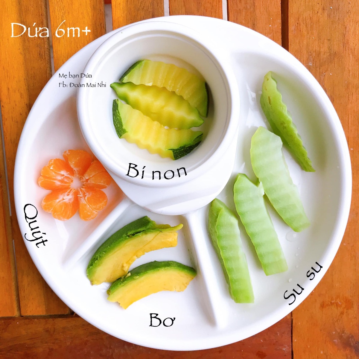 Chào các mom. Lại là mình đây 😂

Chia sẻ với các mom thực đơn Blw của bé 6m nhà mình.

Ngày trước mình từng nghĩ chả siểu sao cho bé 6m cầm đồ ăn cứng nthe. Hại dạ dày. Nhưng càng tìm hiểu và bắt tay vào làm càng thấy Blw là chân ái thật sự ♥️ Đồ ăn đa dạng quá trời.

Đã qua những ngày tháng ăn toàn su su vs cà rốt để tập 😂. Bà Dứa bà ấy chán. Đổi món cái lại hợp tác luôn. Thế là mẹ đc dịp bày vẽ chút.
Hôm nào con ăn gì bố mẹ ăn nấy theo.

Hôm nào mẹ rảnh thì mẹ làm bánh với bày vẽ tí. Không thì cứ auto hấp vào nồi cơm điện 😂

Bé nhà mình hiện đang theo E234 và ăn 1 bữa chính sau khi ngủ nap1 dậy 1h.