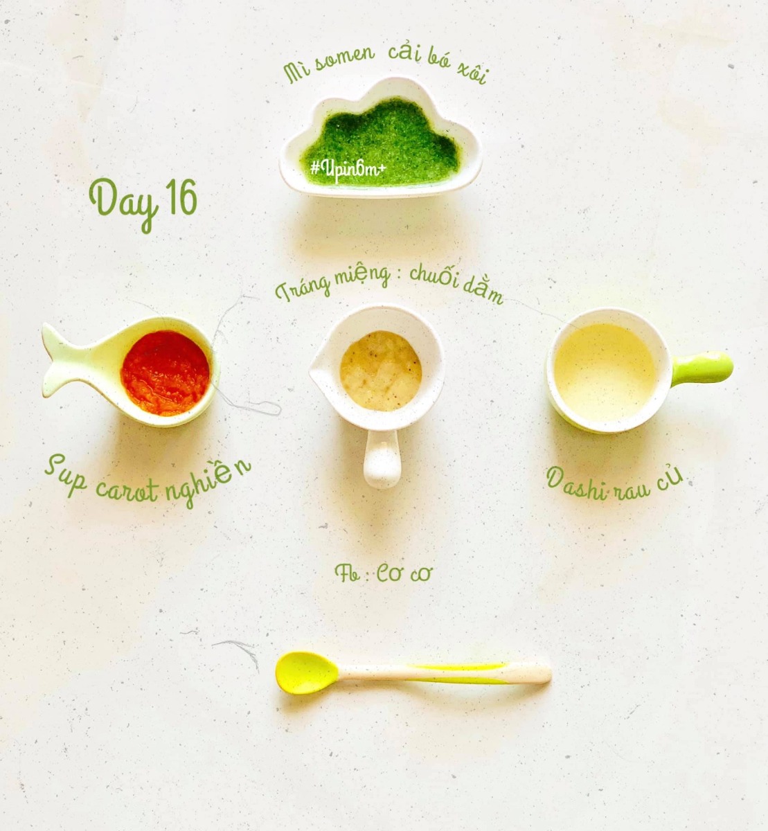 THỰC ĐƠN cho bé mới ăn dặm (5-6m+)
Mình xin chia sẽ tất tất tần những gì mình biết về ăn dặm, cách mình nấu, cách cho con ăn và kinh nghiệm mua những vật dụng cần thiết nhất, để tiết kiệm nhất cho các mẹ.

🍀ADKN

Ngoài ghế ăn và yếm ăn là 2 thứ phải có,thì kiểu Nhật sẽ cần : 

- Một bắt  ăn chính, 2 3 bát ăn phụ

- Muỗng ( 1-2 cái ) 

- Rây hoặc bộ chế biến có kèm chày cối ( mình thấy chày cối sdung nhiều ) 

- Khay trữ đông 

- Dầu ăn trộn cháo , kiểu Nhật chỉ toàn rau củ nên thiếu chất béo. Cần bổ sung dầu ăn cho con. ( cái này mình đc bác sĩ dinh dưỡng tư vấn khuyên dùng ) 

👉🏻👉🏻Mới ăn các mẹ cứ mua nhiêu đó trước, thiếu gì mua sau.

☘️☘️Sau 2 tuần nếu mẹ muốn đa dạng thực đơn hơn có thể mua thêm cac loai gia vị hữu cơ ( chuyên dùng cho bé ) như phô mai rắc, phô mai tách muối , bột chùm ngây, cải kale, dầu ăn, ...

Đổi món chính từ gạo sang các loại đậu, hạt, yến mạch, nui, mì....

🍀☘️☘️Cách mình cho bé ăn : 

-Ngày ăn một bữa sáng ( 9h30-10h ) ăn xong mình cho ti sữa luôn ( cho trọn vẹn một bữa ăn tránh ăn vặt bú vặt) 

-Nên tập thành thói quen luôn vì sau này khi tăng lên ngày 3 bưa ăn, mà cứ cách một tiếng ăn 2 tiếng bú thì mẹ vất lắm . 

-Lượng ăn minh tăng dần từ 5-7ml cho tới hết tháng đầu bé mình có thể ăn đc 50ml rùi( tỉ lệ cháo 1:10) có khi ăn hết có khi ko nha, mình ko ép bé. 

-Buổi chiều cho bé ăn thêm bữa phụ, rãnh thì làm các món quốc dân ( đậu hủ non, pudding trái cây,.. ) lười thì cứ bánh ăn dặm, sữa chua, trái cây nghiền hoặc ép cho bé. 

☘️☘️☘️☘️Cách nấu : 
Mình nấu sẳn dashi và cháo, trữ đông dùng dần trong 1 tuần. 

Mỗi sáng sau khi bé bắt đầu ngủ giấc đầu tiên tầm 8h-8h30 mình sẽ tranh thủ chuẩn bị.

Hôm đó nhà nấu món gì thì mình xén cho bé một miếng .( rau xanh hay củ gì đó )

Dashi và cháo rây sẳn mình lấy ra, bỏ vào nồi hấp cách thuỷ chung vs rau củ luôn. 

Hấp xong mình nghiền từng loại rau , củ có thể mix lại hoặc để riêng .

Vậy là xong một bữa rồi á, sau khi chụp sống ảo xong mình bỏ lại vào nồi hấp, lúc đó vẫn còn hơi nóng, giữ ấm ấm đợi bé dậy ăn. 

Đó là cách của mình, có mẹ nào có cách gì hay lẹ hơn cmt minh tham khảo với nha ❤️