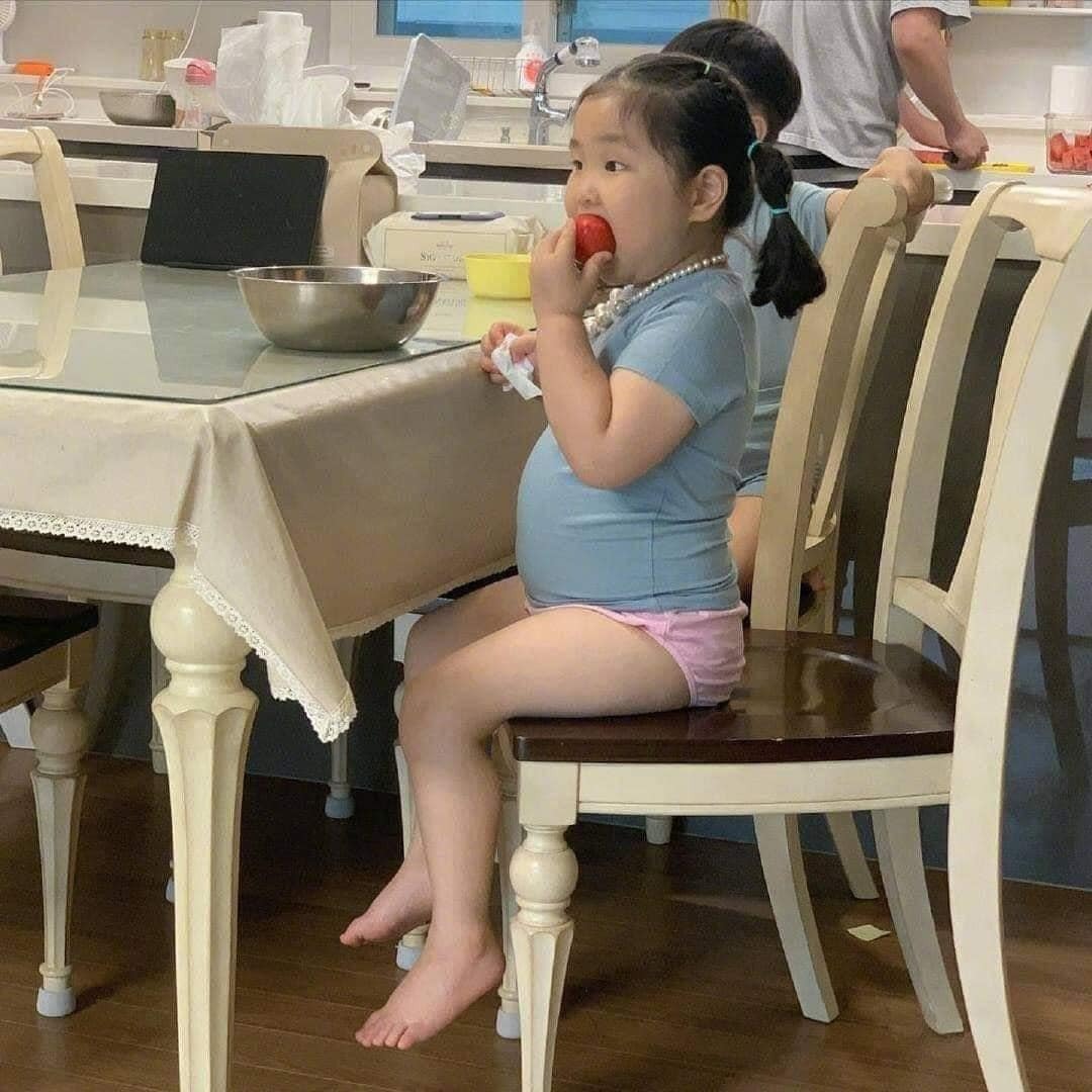 Tuii của hiện tại đã tăng cân mất kiểm soát cmnr 😞 🤭