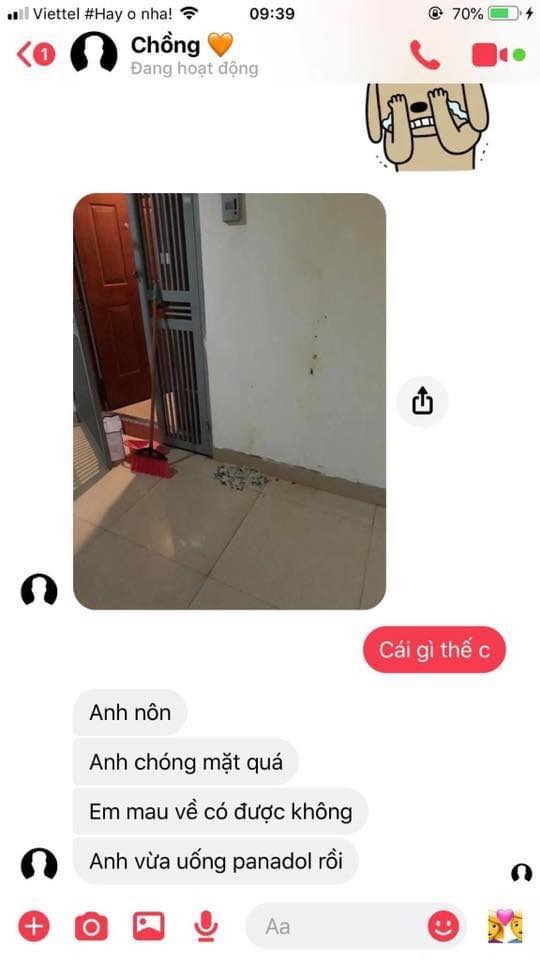 LẦN ĐẦU THAY BỈM CỦA ÔNG BỐ BỈM SỮA 🤣

"Chuyện là hôm nay em đi làm một số giấy tờ nên để chồng em ở nhà trông con, từ khi đẻ tới giờ chồng ngoài trừ tắm cho con ra thì chưa phải động vào việc gì.

Trước khi đi còn bảo em là về nhanh nhanh anh sợ con ị mới khóc lắm. Em đi đến chỗ làm được tầm 15p thì nhận được 2 quả ảnh này =)))

Còn gọi điện cho em 1 cuộc thấy giọng sụt sịt như đang khóc. Chưa thấy chồng em khóc vào việc gì, mà việc thay bỉm cho con thôi cũng rơi lệ 😢"
Share: Xomnghien