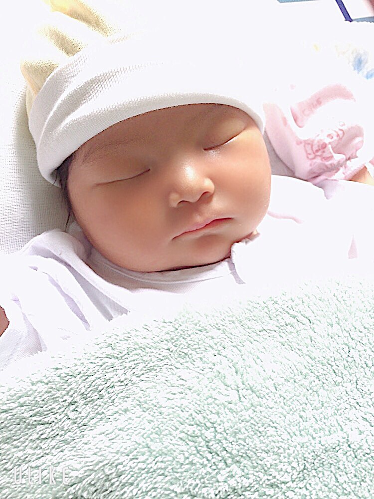 Các mẹ cho minh hoi rốn bé thùng bn ngày rụng ạ! Con e nay 12ngay roi chua rụng nua ! Jay co sao ko ạ!