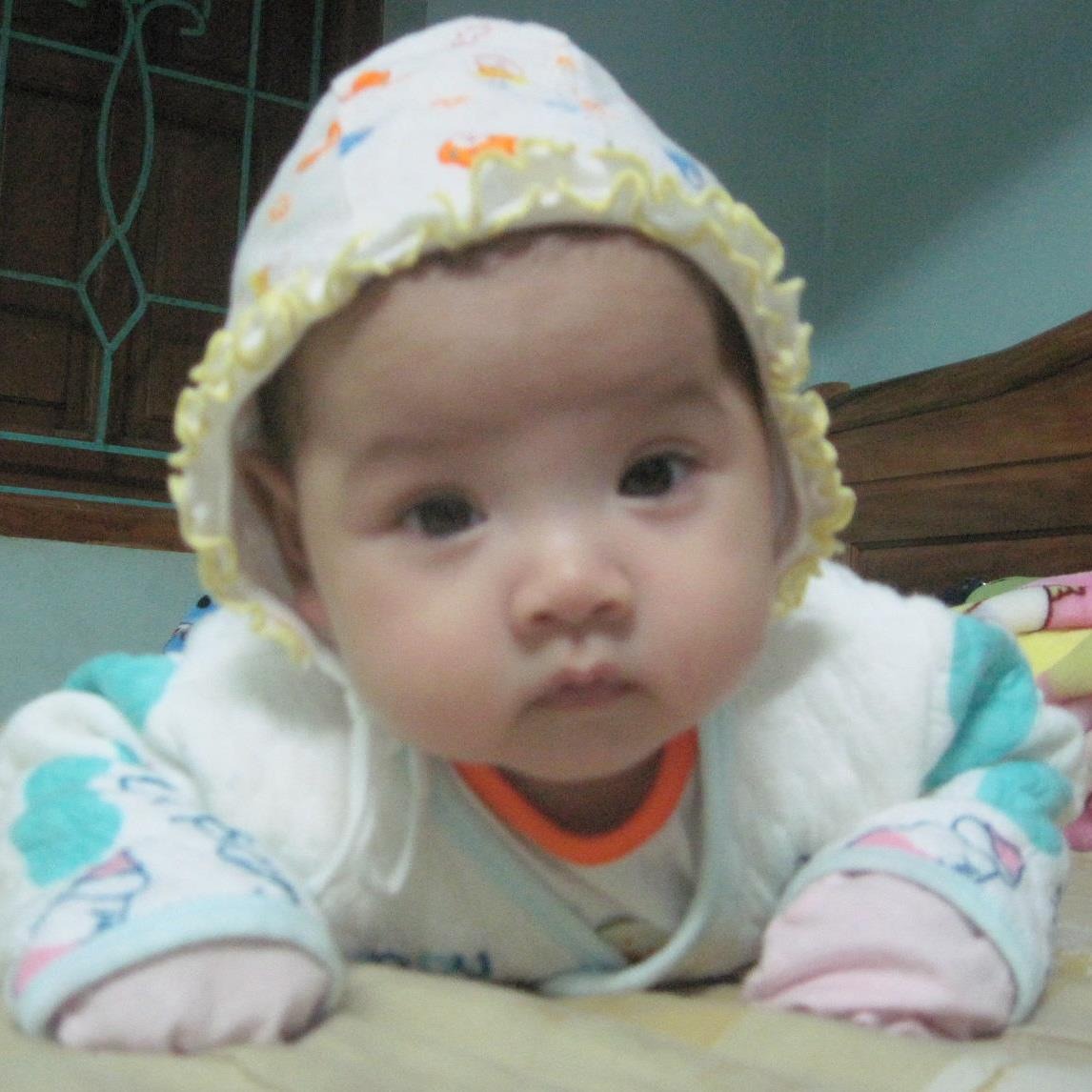 Con làm được rồi nè các mẹ ơi, lẫy tanh tách rồi 🤣🤣 bé nhà các mẹ làm dc chưa 😅 mấy hoạt động giáo dục sớm trên app hay ghê á