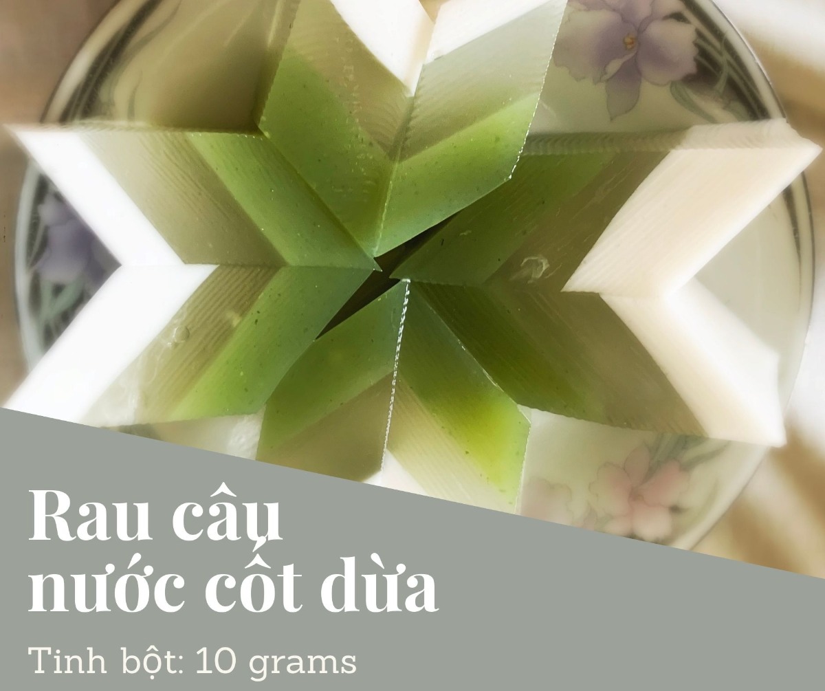 THỰC ĐƠN TIỂU ĐƯỜNG THAI KỲ
Chào bạn. Khi biết là có bệnh TĐTK hoặc TĐ2 thì nhiều người rất là lo lắng.

👌 Cách giảm TĐTK và TĐ2 hiệu quả nhất là ăn kiêng (giảm tinh bột và giảm ngọt).
👌 Cách giảm TĐTK và TĐ2 hiệu quả nhì là tập thể dục
👌 Các thuốc tây có hiệu quả nhưng mà bạn vẫn nên ăn kiêng và tập thể dục, nếu không dần dần sẽ lờn thuốc.
👌 Bạn đừng tin các thuốc nam, các loại bánh, đường cho người tiểu đường nhé. Không có hiệu quả gì nhiều đâu.
👌 Bạn không cần phải lo. Vì đồ ăn cho các bà Mẹ TĐTK và TĐ2 rất phong phú và ngon miệng. Và đầy đủ dinh dưỡng cho người Mẹ và em Bé, và người TĐ2.

Đầu tiên là các bạn nên mừng là đã khám ra bệnh. Có nhiều có bệnh nhưng mà không đủ điều kiện để khám bác sỹ nên không biết có bệnh mà trị.

Điều thứ nhì là các bạn đừng buồn vì bệnh TĐTK và TĐ2 hoàn toàn trong tầm quản lý của bạn.

Điều thứ ba là bệnh TĐTK và TĐ2 sẽ dạy cho bạn một cách ăn uống bổ dưỡng. Qua cách an uống này, bạn có thể áp dụng sau khi sinh và có thể tăng sức khoẻ lâu dày. Thậm chí, nếu bạn xây dựng thói quen ăn giảm tinh bột và tập thể dục thường xuyên thì sức khoẻ sau này của bạn sẽ có thể tốt hơn là những người không bị bệnh.

Bạn cố lên nhé! Chúc bạn và em bé và gia đình khoẻ mạnh.

👌👌👌 Nguyên tắc ăn giảm tinh bột cho TĐTK và TĐ2:
Trong một buổi ăn, hạn chế mức tinh bột dưới 45 grams:

Tinh bột: bao gồm cơm, hủ tiếu, bún, miến, mì, bánh đa, bánh mì, các loại khoai: tối đa là 1/2 chén (khoản 20 grams) trong một buổi ăn. (Khởi đầu bằng 1/2 chén cơm mỗi buổi. Nếu chỉ số tốt thì bạn có thể tăng thử lên 1 chén và thử máu xem sao. Nếu cao thì giảm lại 1/2 chén)
Rau ăn 1-2chén trong một buổi ăn. Ăn rau thoải mái không cần hạn chế vì rau có rất tinh bột (khoản 4 grams cho 1 chén). Ngoài ra rau có nhiều dinh dưỡng (các loại Vitamin, chất khoáng, folate, chất kẽm). Rau có chất sơ giúp tinh bột thu hấp chậm vào người — làm tăng đường chậm hơn sau khi ăn.
Chất đạm, bao gồm: thịt, cá, đồ biển, trứng, đậu hủ: Ăn ít nhất 1 chén trong một buổi ăn, có thể ăn nhiều hơn nếu cần. Chất đạm không có tinh bột nên bạn có thể ăn thoải mái. Chất đạm rất cần thiết cho sự phát triển của bé. Ngoài ra trong chất đạm có chất mỡ tốt cho em bé. Lưu ý là không ăn cá biển lớn vì có thuỷ ngân (nhất là các Mẹ Bầu).

Mỗi người mỗi khác, nên nên đo máu sau buổi ăn để điều chỉnh mức tinh bột theo lượng máu cho phép (sau 1 giờ là <7,8 mmol/L và sau 2 giờ là <6,7 mmol/L cho TĐTK. Và sau 2h<7,8 cho TĐ2)

👌👌👌 Nên thay tinh bột bằng gì?

👌👌👌 Canh rau

Mỗi buổi ăn lúc trước ăn khoản 2 chén cơm, bây giờ hạn chế xuống dưới 1/2 chén cơm thì thay thế cơm bằng gì? Rất đơn giản. Bạn có thể thay cơm bằng các loại rau luộc. Thí dụ bạn làm cá kho hoặc thịt kho (những món chất đạm thì bạn ăn vẫn bình thường không cần hạn chế — chỉ nấu không sử dụng đường thôi), thì bạn có thể ăn thêm bầu luộc, rau muốn luộc, cải luộc, đậu que luộc, bó xôi luộc để thay cơm. Ăn rất là ngon!

Và trong rau luộc có rất nhiều dinh dưỡng cho em bé (trong cơm thì không có dinh dưỡng gì). Nên bạn vừa trị bệnh TĐTK mà vừa tăng dinh dưỡng cho em bé và bản thân.

Rau luộc không chỉ có thể thay cơm không, mà có thể thay luôn các món nước. Thí dụ như khi ăn phở, thì bạn chỉ ăn tối đa 1/2 bánh phở, còn lại thì cho thêm giá luộc, bắp cải luộc, hoặc các loại rau khác mà bạn yêu thích. Chúc ngon miệng.

Thí dụ: bầu luộc ăn với tôm rim thay cơm

Thí dụ: bạn có thể dùng bí đỏ thay cơm. Bí đỏ bạn cắt ra từng cộng nhỏ và xào hoặc luộc. Bí đỏ có nhiều Vitamin A tốt cho mắt của em bé và người Mẹ.

👌👌👌 Bí đỏ thay cơm
Đây là một món dễ làm và dễ ăn. Bí đỏ và rau chỉ cần luộc.

Nhân liệu cho 1 phần ăn:
- 1/2 chén bí đỏ luộc
- 1/2 chén rau luộc
- 1/2 chén chả cá (luộc) rồi xào sơ lại. Đừng chiên giòn vì đồ ăn chiên không tốt cho sức khoẻ
- Ăn với nước tương hoặc nước nắm chấm (không đường)

👌👌👌 Rau luộc thay cơm, bánh phở, bún
Thay vì ăn cơm, bún, hủ tiếu, mỳ, miến, bánh đa thì bạn ăn nhiều rau luộc để thay. Khi bạn thay bằng rau có nhiều lợi ích vì rau có rất nhiều vitamin và khoáng chất cần thiết cho em bét phát triển. Tinh bột không có những vitamin và khoáng chất cho em bé.

Khi bạn ăn rau luộc thì ăn đến no thôi, không cần kiêng. Ăn thoải mái.

Ngoài rau rau luộc giúp bạn no ăn là ăn tinh bột. Và rau thì sẽ giúp đường tiêu hoá của bạn hoạt động tốt. Và da mặt đẹp.

👌👌👌 Bầu luộc

👌👌👌 Cải ngọt luộc

👌👌👌 Su su luộc thay cơm
Su Su có nhiều folate là giúp cho não của em bé phát triển. Luộc thay cơm. Ăn với đồ ăn chấm nước tương hoặc xào với trứng điều rất ngon.

👌👌👌 Yến mạch thay cơm

Yến mạch là một món ăn thay cơm rất tốt.

Số lượng tinh bột của yến mạch chỉ phân nửa so với cơm, nên bạn có thể ăn 1 chén yến bạch trong vòng buổi ăn (nhưng nhớ đo đường trong máu và chỉnh sửa nhé). Yến mạch còn có nhiều chất sơ, giúp tiêu hoá tốt và hạ mỡ trong máu.

Mua loại yến mạch (old fashion). Loại này có nhiều sơ nên tốt hơn loại (quick). Bạn có thể xem thông tin mua ở đây. Các siêu thị lớn điều có bán.

Cách nấu: Bạn có thể nấu như bạn nấu cơm: nấu với nước cho chính.

Nếu ăn thay cơm cho buổi trưa và buổi chiều, thì ăn với đồ ăn như rau và thịt/cá/trứng/đậu hủ bình thường. Cơm thỉ chỉ ăn 1/2 chén. Yến mạch thì có thể ăn 1 chén.

Bạn cũng có thể nấu như cháo: cháo cá, cháo thịt. Thí dụ; Cháo Yến Mạch với Thịt Bò.

Cách nấu:
- Bỏ yến mạch nấu với cà rốt, bông cải xanh (cắt nhỏ) vào nước nấu như cháo.
- Xào thịt bò với hành tỏi riêng, muối, dầu.
- Sau khi cháo yến mạch chín thì bỏ thịt bò vào với cháo nấu thêm vài phút.

👌👌👌 Diêm mạch (Quinoa)

Có bạn hỏi là có thể ăn Diêm Mạch thay cơm được không? Diêm Mạch có rất nhiều vitamin và chất khoán tốt (bao gồm chất sắc). Và cũng có tinh bột nên có thể thay cơm. Xin lưu ý:

Một chén diêm mạch đã nấu chín có khoản 39gram tinh bột. Cơm gạo trắng có khoảng 45-53gram. Yến mạch là thấp hơn có khoản 28gram.
Nên bạn cũng chỉ ăn từ 1/2-1 chén cho mỗi buổi ăn. Và nhớ đo đường trong máu sau khi ăn.
Nhớ là ngâm qua đêm trước khi nấu để dễ tiêu hoá.

👌👌👌 Làm sao ăn rau luộc ngon hơn?

Sau khi bạn luộc rau, có thể cho 1 muỗng dầu mè và 1 muỗng nước tương, và 1 muỗng mè vào rau. Dầu mè có chất béo tốt cho não và giúp cho bạn no lâu hơn.

👌👌👌 Ăn sáng nên ăn gì?

Có rất nhiều Mẹ Bầu đau đầu về buối sáng. Có bạn chỉ ăn 2 quả dưa leo và uống sữa rồi cảm thấy đói quá chừng. Thấy lo cho các bạn quá.
Thật ra buổi sáng là buổi ăn có thể ăn ngon lành. 

Các bạn vẫn có thể ăn những món mình yêu thích, như phở, hủ tiếu, bún riêu, mì quảng. Các bạn phải chiệu khó thay đổi một chút. 

👌👌👌 Tại sao buổi sáng ăn đồ ăn nước ngoài đường (phở, bún, hủ tiếu) là đường lên quá vậy?

Câu hỏi rất hay, các loại bún, bánh phở, hủ tiểu, mỳ, bánh đa, miến điều có nhiều tinh bột. Cũng nhiều bằng cơm.

Nếu bạn ăn đồ ăn ngoài đường người bán cho rất nhiều bánh và ít thịt và rau. Mà bạn có yêu cầu người bán cho ít bánh thì họ cũng sẽ cho nhiều.

Nếu ăn ở ngoài đường thì thường là gọi 2 tô: chỉ ăn 1/2 chén bánh. Có nghĩa là ăn 1/2 bánh của 1 tô, và bánh của tố thứ nhì thì bỏ hoàn toàn. Và gì bạn đã giảm bánh thì phải tăng thịt và rau lên. Nếu không rất đói. Đó là lý do gọi 2 tô. Một tô hoàng toàn không ăn bánh chỉ lấy thịt và rau. Một tô thì chỉ lấy 1/2 bánh. Thịt và rau rất ít tinh bột nên sẽ không tăng đường nhiều. Cố lên nhé bạn.

Nếu ăn bánh mì thì cũng nên gọi 2 ổ. Và chỉ ăn 1/2 bánh mì và ăn hết thịt và rau.

👌👌👌 Bún riêu
- 150 gram chất đạm: thịt, trứng, cua
- 1/2 chén bún
- 3 miếng đậu hũ
- 3 quả cà chua
- 1 quả me
- 10ml mắm tôm
- Hành tím, hành lá, rau mùi
- Rau sống: rau muống, bắp chuối, xà lách, giá,
- Hạt tiêu, hạt nêm, nước mắm, dầu ăn

👌👌👌 Nấu ăn sáng nhanh: Trứng sốt cà
Hôm nào bạn không có thời gian, thì có thể làm món trứng sốt cà. Ăn rất là đậm đà.

Nhân liệu cho 1 phần ăn:
- 2 quả trứng
- 3 quả cà chua
- Hành lá, tỏi, dầu ăn
- Một ít muối, nước tương
- Bạn có thể xem công thức ở đây.

👌👌👌 Tại sao ăn sáng đồ ăn bên ngoài mà đường tăng quá?

Nếu bạn ăn đồ ăn ngoài đường người bán cho rất nhiều bánh và ít thịt và rau. Mà bạn có yêu cầu người bán cho ít bánh thì họ cũng sẽ cho nhiều.

Nếu ăn ở ngoài đường thì thường là gọi 2 tô: chỉ ăn 1/2 chén bánh. Có nghĩa là ăn 1/2 bánh của 1 tô, và bánh của tố thứ nhì thì bỏ hoàn toàn. Và gì bạn đã giảm bánh thì phải tăng thịt và rau lên. Nếu không rất đói. Đó là lý do gọi 2 tô. Một tô hoàng toàn không ăn bánh chỉ lấy thịt và rau. Một tô thì chỉ lấy 1/2 bánh. Thịt và rau rất ít tinh bột nên sẽ không tăng đường nhiều. Cố lên nhé bạn.

Nếu bạn nấu ở nhà (như trong hình) thì ăn ăn thật nhiều thịt/cá/rau và ít bánh.

Một cách khác là bạn có thể nấu đồ ăn buổi tối nhiều một chút. Rồi buổi sáng ăn lại đồ ăn buổi tối (1/2 chén cơm + 1chén thịt/cá/trứng/đậu hủ và 1-2 chén rau). Ăn sáng mà ăn nhiều thì tốt vì sẽ no lâu và có sức làm việc.

👌👌👌 Món canh
Nếu bạn không có thời gian, thì món canh là dễ nhất. Canh có thể bỏ nhiều rau và chất đạm( thịt, hải sản, đậu hủ, trứng). Và ăn một tô thật là to đến khi no. Nếu thèm cơm thì có thể ăn một ít (tối đa là 1/2 chén- tuỳ theo mức đường trong máu sau khi ăn). Nhưng phần chính là một tô rau rất to. Ăn riết khi quen thì có thể bỏ hẳn cơm luôn.

👌👌👌 Canh cải hải sản
- 1 bó cải 100 gr hải sản,
- đậu hủ (nếu muốn)
- nấm
- 1/2 tbsp muối
- 1 tsp tiêu
- 1/2 nước tương
- hành lá
- Canh su hầm thịt
- Nếu bạn vẫn thèm tinh bột thì đây là một món có thể sẽ giúp bạn cảm thấy đã thèm. Bạn có thể sử dụng một ít khoai tây (1 củ nhỏ) cho một phần ăn. Nấu một tô thật to và ăn cho đã thèm (nhưng không ăn thêm cơm nhé)

Nhân liệu cho 1 phần ăn:
- 1 trái su
- 1 củ khoai tây nhỏ
- 1 củ cải trắng
- 1 củ cà rốt
- thịt
- muối

👌👌👌 Canh Bông Cải Trắng
Nhân liệu cho 1 phần:
- 2 chén bắp cải trắng
- 200 grams tôm
- Muối, tiêu
- Có thể bỏ thêm củ cải trắng để nấu cho ngọt nước canh

👌👌👌 Canh bí đỏ

👌👌👌 Súp đậu hủ
Thành phần: Đậu hủ, nấm, carrot, bắp, tim hạt sen

👌👌👌 Canh củ cải trắng

👌👌👌 Súp Rau Củ. Món này nhiều vitamin cho em bé
Thành phần: 1/2 củ khoai tây, 1 củ cà rốt, 1 miếng cần tây, 6 miếng nấm rơm

👌👌👌 Các món mặn
Các món mặn ăn tốt vì có nhiều chất đạm. Trường Đại Học UCSF của Mỹ khuyên là Mẹ Bầu nên ăn ít nhất 60 gram chất đạm mỗi ngày. Chất đạm rất cần thiết cho sự phát triển của em bé. Đồ ăn nhiều chất đạm như: thịt, cá, hải sản, trứng, đậu hủ.

👌👌👌 Tôm rim
Món này bạn có thể làm ăn rất ngon. Thay vì cơm thì luộc một tô rau ăn sẽ thất rất ngon. Như một tô cải làng luộc hoặc rau muống luộc. Bạn đừng bỏ đường. Nếu muốn thì có thể sử dung một ít khóm để có vị ngọt.

👌👌👌 Cá sốt cà
Cá có nhiều chất mỡ tốt cho sự phát triển của não (omega 3). Và cá cũng là chất đạm tốt. Nhưng không nên ăn các loại các biển lớn vì có nhiều thuỷ ngân. Nên ăn các loại cá nhỏ.

👌👌👌 Ăn cá loại nào tốt mà ít thuỷ ngân?

Ăn cá là tốt vì ít tăng đường và có omega 3 tốt cho phát triển não. Nhưng tránh các loại cá biển lớn vì có thuỷ ngân nhiều. Đây là các loại bạn nên lưu ý.

Thủy hải sản có hàm lượng thủy ngân thấp nhất: Nên ăn 2 – 3 lần/tuần
- Cá cơm;
- Cá đù Đại Tây Dương;
- Cá bạc má Đại Tây Dương và Thái Bình Dương;
- Cá vược đen;
- Cá chim;
- Cá da trơn;
- Sò;
- Cá tuyết;
- Cua;
- Tôm hùm đất;
- Cá bơn;
- Cá Haddock – một loại cá tuyết;
- Cá tuyết than;
- Cá trích;
- Tôm hùm Mỹ;
- Cá đối;
- Hàu;
- Cá rô;
- Cá chó;
- Cá hồi;
- Cá mòi;
- Sò điệp;
- Cá rô phi;
- Mực;
- Cá ngừ.

Thủy hải sản có mức độ thủy ngân vừa phải: Ăn 1 lần/tuần 
- Cá trâu;
- Cá chép;
- Cá vược;
- Cá mú;
- Cá chim lớn;
- Cá nục heo;
- Cá chày;
- Cá rô đại dương;
- Cá than;
- Cá đầu cừu/cá tù;
- Cá hồng;
- Cá thu Tây Ban Nha;
- Cá ngói;
- Cá ngừ trắng;
- Cá ngừ vây vàng.

Thủy hải sản có mức thủy ngân cao nhất: Nên tránh
- Cá ngừ mắt to;
- Cá thu vua;
- Cá cam;
- Cá mập;
- Cá kiếm;
- Cá ngói.

👌👌👌 Chả cá lã vọng
Bạn vẫn có thể ăn những món mình yếu thích, như cã cá lã vọng. Bạn có thể ăn một ít bún (tối đa là 1/2 chén). Thay vì ăn bún thì bạn có thể làm bắp cải xào. Hoặc bạn chọn một món rau yếu quý nào đó và luộc để ăn thay bún (như đâu que, rau muống, bó xôi). Hương vị từ cã cá sẽ làm cho bạn quên đi là mình không ăn bún. Ăn thử đi, bạn sẽ thấy rất ngon. Lưu ý là nước chấm không bỏ đường nhé.

Nhân liệu cho 1 phần ăn:

- 1/2 con cá lóc (cá quả)
- Riềng, sả, tỏi, hành củ, muối
- Mắm tôm
- Đậu phọng
- Thì là
- 1/2 chén bún (tối đa). Có thể thay bằng rau luộc (bó xôi, bắp cải, rau muống, giá)

Bạn có thể tham khảo cách làm ở đây. Đừng sử dụng đường.

Các món gỏi:
Các món gỏi rất tốt cho các Bà Mẹ TĐTK. Lý do là nhiều rau và chất đạm và rất ít tinh bột. Bạn có thể làm một tô gỏi lớn và ăn thoải mái.

Nếu thèm cơm thì ăn thêm một ít (tối đa 1/2 chén). Ăn nhiều lần sẽ tạo ra thói quen ăn gỏi thay cơm và sẽ không cần ăn thêm cơm nữa. Những người bên Mỹ họ vẫn có thể ăn salad (gỏi) để thay cơm bình thường. Quan trọng là vẫn ăn nhiều chất đạm và nhiều loại rau khác nhau cho các buổi ăn khác nhau để không thiếu dinh dưỡng

👌👌👌 Gỏi cuốn
Gỏi cuốn là một món rất là dễ ăn và đầy đủ dinh dưỡng vì nhiều rau. Bạn có thể tự chế biến theo sở thích. Quan trọng là hạn chế bánh tráng vì có tinh bột. Nên mua loạ bánh tráng nhỏ. Nếu mua loại lớn thì cắt đôi và chỉ sử dụng phân nữa cho 1 gỏi cuốn.  Và bạn lưu ý là nước tương đậu phọng nếu mua bên ngoài thì họ có thể bỏ nhiều đường. Nên làm ở nhà. Nếu không thì ăn với xì dầu (bỏ chanh và ớt, nhưng không bỏ thêm đường). Đây là món mình thích nhất trên đời. Chúc bạn ngon miệng.

Nhân liệu cho 1 phần ăn:
- Rau: lettuce, rau thơm, giá, ngò, dưa leo
- Thay vì bún thì bạn có thể làm: bắp cải xào với cà rốt, hoặc củ sắn xào với cà rốt (giống như bó bía)
- Chất đạm: thịt, tôm, trứng, cá, đậu hủ
- Nước chấm: tương đậu phọng (lưu ý không bỏ đường)
- Bánh tráng: tối đa là chỉ 8 bánh tráng nhỏ, hoặc 4 bánh tráng lớn cắt đôi. Nếu không ăn bánh tráng thì bạn có thể lấy lettuce (rau diếp), hoặc cải xanh cuốn giống như ăn bánh xèo Miền Tây

👌👌👌 Bì cuốn
Món này rất là ngon và ít tinh bột vì bì cuốn thông thường không sử dụng bún. Mà sử dụng nhiều rau thơm. Ăn rất ngon. Nhìn mà thèm.

👌👌👌 Bò bía
Bò bía rất dễ ăn, và mặn mà. Nhiều rau thơm. Và trưng lại béo béo.
Hạn chế bánh tráng nhé. Chỉ ăn 8 cái nhỏ. Hoặc 3-4 cái lớn (cắt làm đôi thành 8 cái). Một cái bánh tráng lớn đến 6 gram tinh bột. Nước chấm không đường nhé.

👌👌👌 Sushi Nhật. Món này rất dễ làm.
Vật liệu:

- Chỉ cần mua rong biển để làm sushi tại các chợ.
- Rau: tuỳ loại bạn thích: dưa leo, ngò, xà lách, rau thơm
- Có thể cắt trái bơ ra nhiều miếng nhỏ
- Và có thể bỏ thêm dưa chua nếu muốn
- Chất đạm: thịt, cá, hải sản, trứng, đậu hủ
- Nước chấm: nước tương (không đường)

👌👌👌 Gỏi ngó sen
Gỏi ngó sen ăn vừa giòn vừa ngon.

👌👌👌 Gỏi cá nướng
Đây là món salad người Mỹ rất thích ăn. Nướng cá và ăn với các loại rau sống. Cá có các chất mỡ béo omega tốt tốt cho não của em bé.

👌👌👌 Xà lách kiểu Hàn Quốc (bibimbap)

Món này bạn có thể ăn vào buổi phụ hoặc ăn chung với buổi chính cũng ok. Rất dễ làm. Ở nhà có rau thì thì làm rau đó. Tất cả rau điều cắt nhỏ và xào sơ. Cà rốt, bó xôi, bắp cải, nấm, củ sắn, su su, hoặc bí xào. Chất đạm thì tuỳ bạn chọn: thị gà luộc, thịt bò xào, trứng, đậu hủ, cá hấp.Ăn chung với dầu mè và một ít nước tương. Có thể chấm với tương ớt. Món này ít tinh bột vì rau và thịt không có nhiều tinh bột mà đầy đủ dinh dưỡng. Chúc bạn ngon miệng.


👌👌👌Món ăn vặt

Khi có bệnh TĐTK thì bạn nên cử ăn những đồ ăn vặt bình thường như: bánh ngọt, chè, cà rem, trái cây dầm sữa. Mà thử các món sau. Đồ ăn vặt thì nên giữ dưới 15 gram tinh bột mỗi lần ăn (dưới 3 lần 1 ngày).

👌👌👌Bơ dầm cà chua

Món bơ dầm cà chua là một món rất được yêu thích của Nước Mễ Tây Cơ. Món này giống như là món ăn dân tộc của họ. Trái bơ có vị béo, ăn với cà chua và chanh thấy béo béo chua chua, rất là ngon. Món ngày đến 20 gram tinh bột, nên chia cho 2 lần ăn.
Bạn có thể ăn món này như vậy, hoặc bạn có thể lấy cà rốt sống, chẻ ra thành miếng dày dày, để trét bơ và cà chua lên ăn rất ngon.

Nhân liệu cho 1 phần ăn:

- 1 quả bơ
- 1 quả cà chua
- 1 quả chanh
- ngò cắt nhỏ
- muối, tiêu

👌👌👌 Rau câu nước cốt dừa

Món ngày ăn rất ngon và dễ làm. Bạn đừng sử dùng đường và nước dừa tươi. Chỉ sử dụng nước lọc, lá dứa, và nước cốt dừa và thạch.