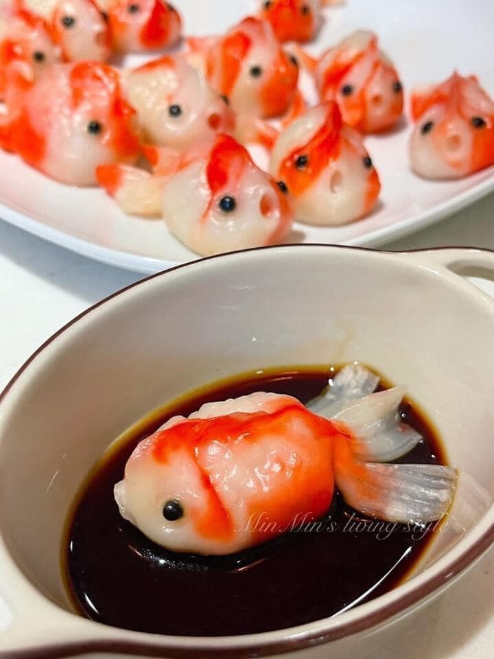 Mẹ nào thích nấu ăn ko ạ
Há cảo cá vàng cute hong nỡ ăn luôn ý 🥺
