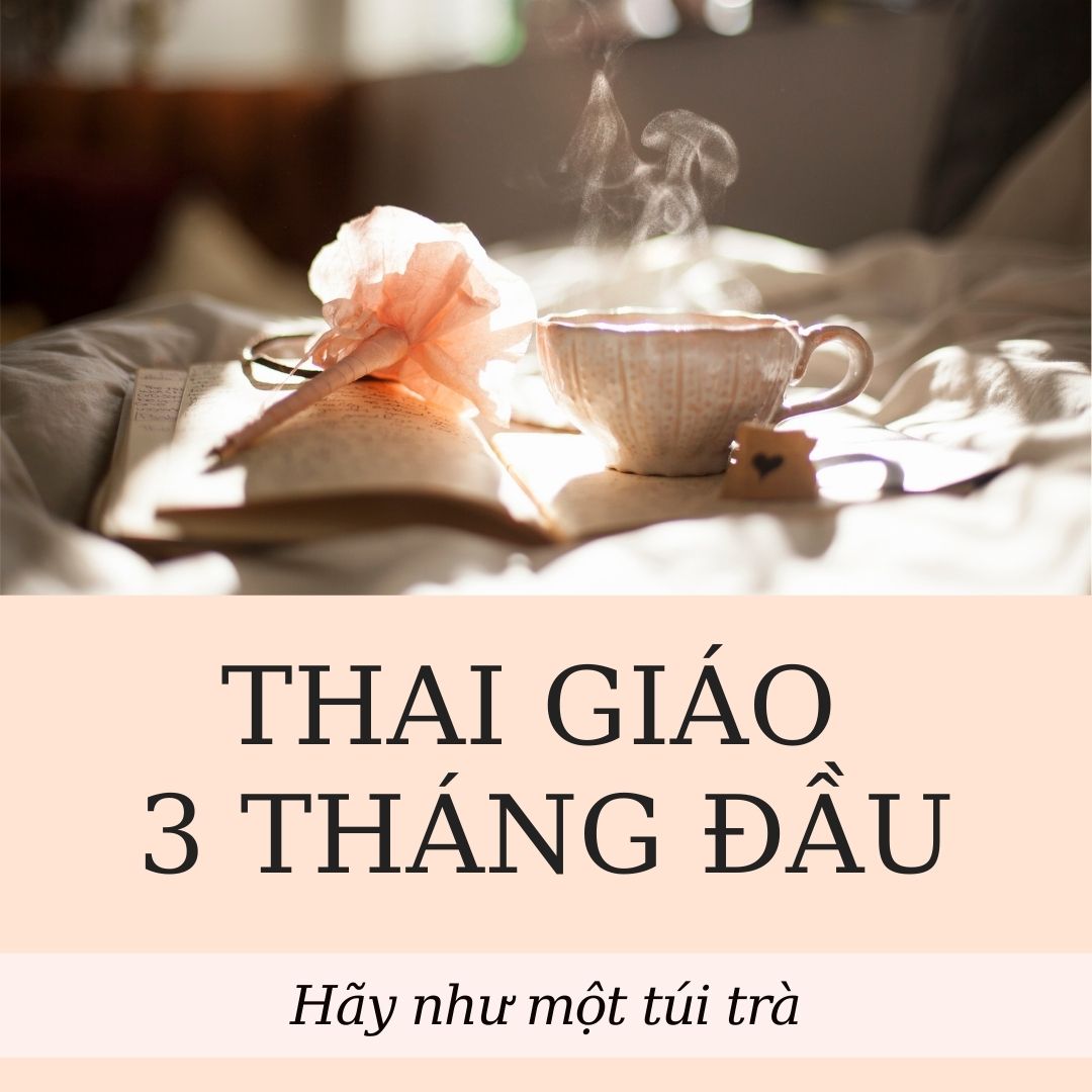 THAI GIÁO 3 THÁNG ĐẦU - Hãy như một túi trà

Eleanor Roosevelt, đệ nhất phu nhân Mỹ, từng nói: "Một người phụ nữ cũng giống như một túi trà, bạn ko thể biết cô ấy mạnh mẽ nhường nào cho tới khi đặt cô ấy vào nước nóng" 

Túi trà bình thường ko có gì đặc biệt nhưng khi cho vào nước nóng, những dưỡng chất tinh túy và hương thơm bên trong mới được bộc lộ. Cũng giống như sự kiên cường của phụ nữ, càng trong nghịch cảnh càng trở nên mạnh mẽ hơn.

Rốt cuộc, trà thì có liên quan gì đến thai giáo? 3 tháng đầu mang thai bạn có thể gặp nhiều điều khó khăn, cảm xúc có thể hỗn độn, vui buồn lẫn lộn, chưa thật sự quen với việc có 1 sinh linh bé nhỏ trong mình. 

Mang thai 3 tháng đầu chính là thời điểm mẹ cần mạnh mẽ nhất. Hãy sống như thể bạn là 1 gói trà, kiên cường và mạnh mẽ.

Có nhiều lý do khiến mẹ bầu buồn: 
- Đây thường là giai đoạn nghén nhiều nhất, nôn mửa, sợ mùi, ko ăn uống được
- 1 số mẹ có thai ngoài ý muốn, chưa chuẩn bị tinh thần, còn yếu về kinh tế
- Ko được quan tâm, chăm sóc tốt
- Buồn ko vì lý do gì…

Thai giáo 3 tháng đầu sẽ giúp mẹ hạn chế phần nào những điều tiêu cực trên:
- Giúp mẹ giảm ốm nghén, mệt mỏi, căng thẳng, tiêu cực, chống trầm cảm… 
- Giúp mẹ có một thai kỳ nhẹ nhàng, khỏe mạnh, an toàn 
- Giúp bé ra đời khỏe mạnh, thông minh
- Bé hợp tác với bố mẹ hơn, vận động và giao tiếp tốt hơn 
- Hành trình làm mẹ trở nên hạnh phúc hơn 

Cách thai giáo 3 tháng đầu đơn giản nhất:

1. Thai giáo tinh thần: Giữ tinh thần vui vẻ, lạc quan

Có 1 câu nói đùa: “Nếu bạn đang buồn, tôi sẽ nói cho bạn biết 1 cách để hết buồn ngay lập tức, đó là hãy... vui lên”.

Nhưng vui lên bằng cách nào nhỉ? Hãy chọn cho bạn 1 cách phù hợp:
- Tâm sự với 1 ai đó: chồng, bố mẹ, anh chị em, bạn bè… người có thể lắng nghe và giúp đỡ bạn
- Nghĩ về những điều tốt đẹp mình đã có: có con là điều tuyệt nhất nhiều người muốn ko được, có sức khỏe, có gia đình đầy đủ, có công việc… 
- Thiền, cầu nguyện những điều tốt đẹp 
- Đọc sách: hãy chọn sách có nội dung tích cực giúp tâm trạng bạn tốt lên
- Học 1 điều gì đó mới mẻ: nấu ăn, cắm hoa, ngoại ngữ, vẽ tranh, thêu thùa, may vá…

2. Học tập (thai giáo tri thức): chính là cách thai giáo rất tốt mà mẹ Do Thái khuyến khích. Học hỏi ko ngừng là cách để mẹ có thêm niềm vui, hạn chế nghĩ tiêu cực, thai nhi khỏe mạnh và thông minh từ trong bụng mẹ. 

3. Dinh dưỡng: Ngoài học, hãy chú ý tới ăn, ăn những thứ an toàn cho cả mình và con, ko ăn đồ sống, đồ ngọt, đồ chiên rán quá nhiều, ko dùng chất kích thích, đồ ăn công nghiệp chứa nhiều chất bảo quản, phẩm màu, hương liệu… Hãy uống nhiều nước, uống cả trà tốt cho bà bầu nữa nhé!

4. Trò chuyện và ôm ấp thai nhi: mẹ hãy đặt tay lên bụng như đang ôm con, trò chuyện yêu thương, hạn chế xoa bụng hay tác động lực trong 3 tháng đầu vì rất dễ gây sảy thai 

5. Gọi tên con: nếu con đã có tên ở nhà hãy gọi tên con khi trò chuyện, chưa có tên hãy nghĩ tên ở nhà, chưa cần nghĩ tên khai sinh, tên ở nhà giúp thai giáo tốt hơn 

6. Cùng bé nghe nhạc, truyện: Hoạt động này đã quen thuộc rồi, giúp cả mẹ và con cùng vui

7. Nghỉ ngơi và tránh làm việc nặng: đây là điều quan trọng vì 3 tháng đầu dễ sảy thai 

---

Trên đây là một số định hướng về thai giáo 3 tháng đầu. Mình hiểu nhiều mẹ mới sẽ vẫn còn bỡ ngỡ ko biết nên bắt đầu như thế nào. Mamibabi đã có sẵn các hoạt động thai giáo THEO TỪNG NGÀY, mẹ chỉ cần đọc bài này để hiểu định hướng, còn làm gì mỗi ngày mẹ cứ theo app hướng dẫn mẹ nhé.

Thiền sư Ajahn Brahm từng nói: Khi nghịch cảnh bao vây tứ phía, hãy ngồi xuống và uống một tách trà.

Mẹ hãy nghỉ ngơi, tự thưởng cho mình 1 ly trà, và sống như 1 gói trà. Hành trình hạnh phúc đang chờ đợi mẹ phía trước. Chúc mẹ thai giáo hiệu quả!

---

Một số link hữu ích cho mẹ mới thai giáo:
- Thai giáo là gì? Https://mamibabi.com.vn/r/875403
- Bắt đầu thai giáo như thế nào? Https://mamibabi.com.vn/r/571946
- Top 8 sai lầm khi thai giáo: Https://mamibabi.com.vn/r/490913
- Thai giáo gồm những hoạt động nào? Phần 1: Thai giáo trực tiếp: Https://mamibabi.com.vn/r/292561
- Thai giáo gồm những hoạt động nào? Phần 2: Thai giáo gián tiếp: Https://mamibabi.com.vn/r/825197

Thang Pham
CEO Mamibabi