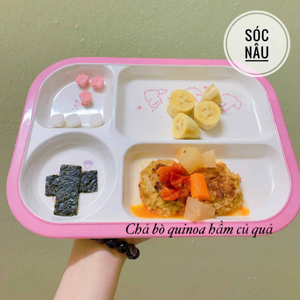 ❌❌❌ THỰC ĐƠN BLW CHO BÉ 8M+ ❌❌❌

Mình đã trải qua giai đoạn ăn dặm cho con. Và thành quả của mình là có 1 em bé rất mê ăn, ăn cả Thế Giới. 

👉Với mình thì ăn dặm BLW thật sự rất tuyệt vời. 
✅Giúp con tự lập
✅Giúp con học được kĩ năng vận động tinh rất tốt
✅Con được tự do khám phá
✅Hơn hết là con cảm nhận được mình đc tôn trọng trong ăn uống 
Và rất nhiều điều tuyệt vời nữa.........

BLW bé có thể thời gian đầu con ăn ít hơn các bạn ăn đút 1 chút. Mẹ có thể sẽ lo lắng 1 chút. Nhưng các mẹ hãy yên tâm nha. Mình có 1 em bé đã 13m rồi. Con ăn BLW hoàn toàn tới 11m và con phát triển rất tốt các mẹ nhé. Thậm chí là con đi học khi 11m được cô khen ăn còn tốt hơn nhiều bạn lớn hơn đó ạ.

🚫Ảnh có thể không đẹp, không long lanh. Nhưng cũng là tâm huyết là tình yêu của 1 người mẹ dành cho con. Mình chia sẻ với các mom để các mom có động lực hơn, kiên trì hơn nếu em bé nhà các mom đang theo BLW.