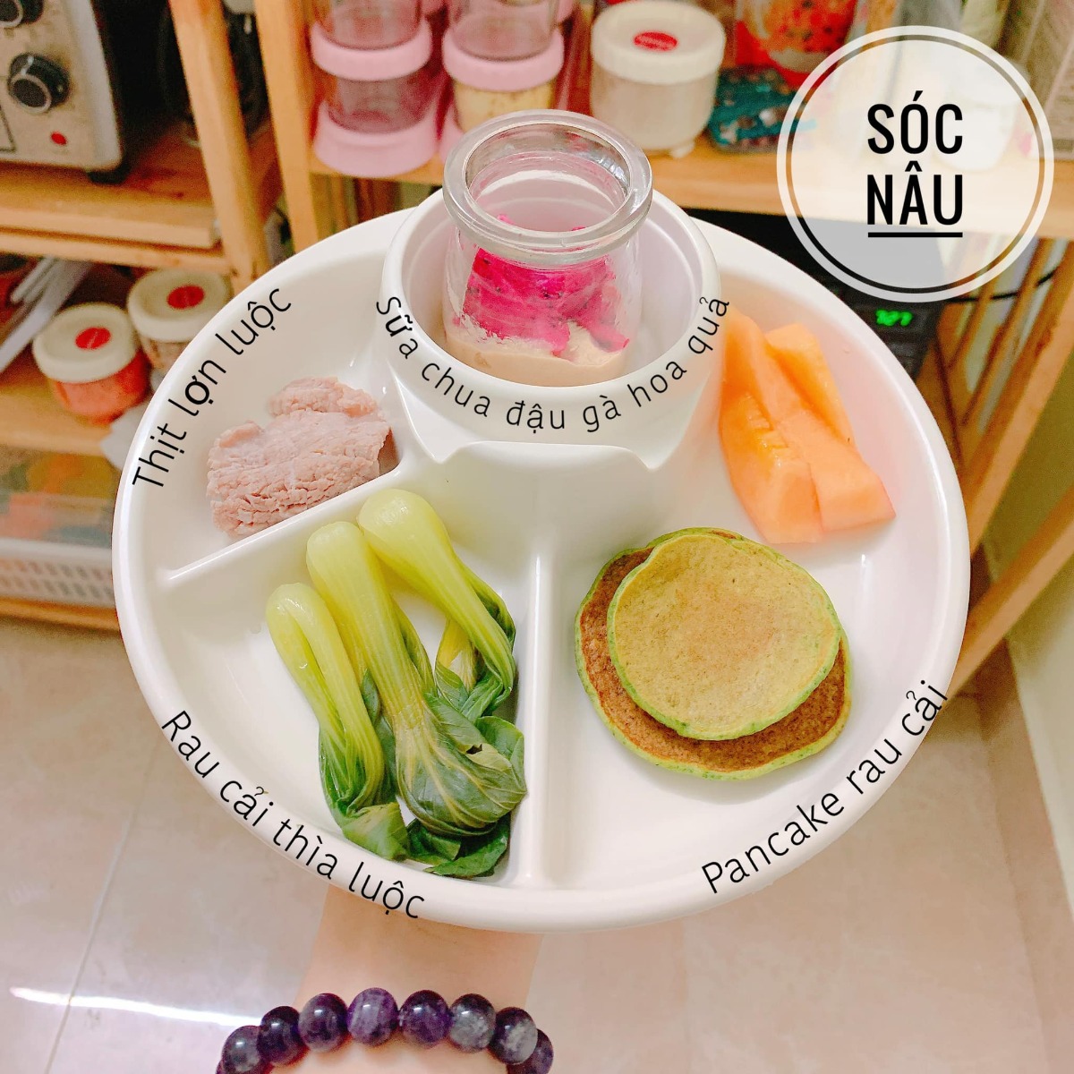 ❌❌❌ THỰC ĐƠN BLW CHO BÉ 8M+ ❌❌❌

Mình đã trải qua giai đoạn ăn dặm cho con. Và thành quả của mình là có 1 em bé rất mê ăn, ăn cả Thế Giới. 

👉Với mình thì ăn dặm BLW thật sự rất tuyệt vời. 
✅Giúp con tự lập
✅Giúp con học được kĩ năng vận động tinh rất tốt
✅Con được tự do khám phá
✅Hơn hết là con cảm nhận được mình đc tôn trọng trong ăn uống 
Và rất nhiều điều tuyệt vời nữa.........

BLW bé có thể thời gian đầu con ăn ít hơn các bạn ăn đút 1 chút. Mẹ có thể sẽ lo lắng 1 chút. Nhưng các mẹ hãy yên tâm nha. Mình có 1 em bé đã 13m rồi. Con ăn BLW hoàn toàn tới 11m và con phát triển rất tốt các mẹ nhé. Thậm chí là con đi học khi 11m được cô khen ăn còn tốt hơn nhiều bạn lớn hơn đó ạ.

🚫Ảnh có thể không đẹp, không long lanh. Nhưng cũng là tâm huyết là tình yêu của 1 người mẹ dành cho con. Mình chia sẻ với các mom để các mom có động lực hơn, kiên trì hơn nếu em bé nhà các mom đang theo BLW.