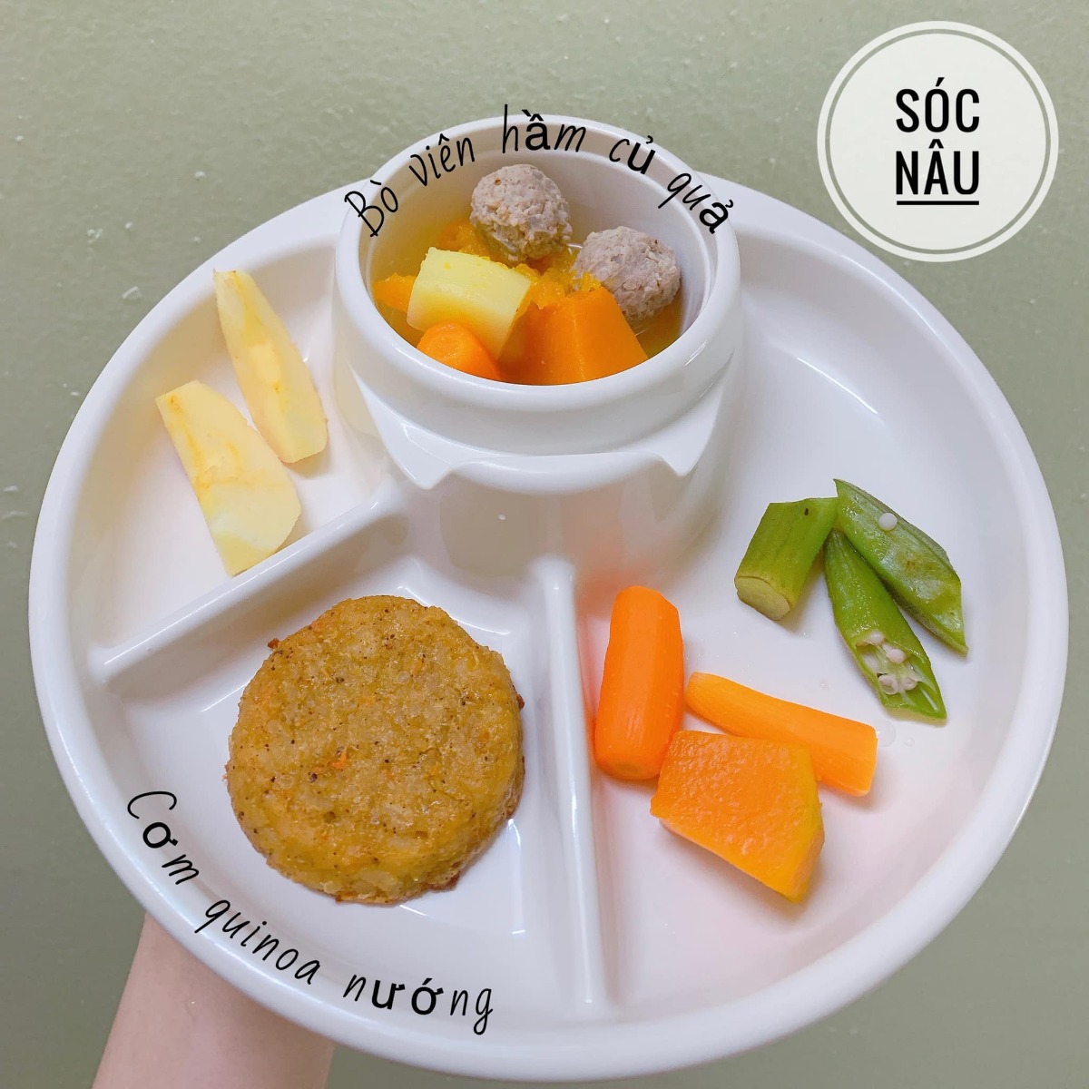 ❌❌❌ THỰC ĐƠN BLW CHO BÉ 8M+ ❌❌❌

Mình đã trải qua giai đoạn ăn dặm cho con. Và thành quả của mình là có 1 em bé rất mê ăn, ăn cả Thế Giới. 

👉Với mình thì ăn dặm BLW thật sự rất tuyệt vời. 
✅Giúp con tự lập
✅Giúp con học được kĩ năng vận động tinh rất tốt
✅Con được tự do khám phá
✅Hơn hết là con cảm nhận được mình đc tôn trọng trong ăn uống 
Và rất nhiều điều tuyệt vời nữa.........

BLW bé có thể thời gian đầu con ăn ít hơn các bạn ăn đút 1 chút. Mẹ có thể sẽ lo lắng 1 chút. Nhưng các mẹ hãy yên tâm nha. Mình có 1 em bé đã 13m rồi. Con ăn BLW hoàn toàn tới 11m và con phát triển rất tốt các mẹ nhé. Thậm chí là con đi học khi 11m được cô khen ăn còn tốt hơn nhiều bạn lớn hơn đó ạ.

🚫Ảnh có thể không đẹp, không long lanh. Nhưng cũng là tâm huyết là tình yêu của 1 người mẹ dành cho con. Mình chia sẻ với các mom để các mom có động lực hơn, kiên trì hơn nếu em bé nhà các mom đang theo BLW.