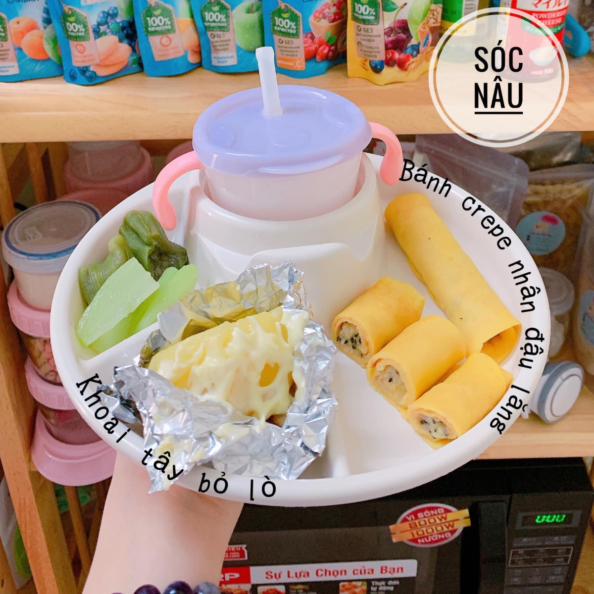 ❌❌❌ THỰC ĐƠN BLW CHO BÉ 8M+ ❌❌❌

Mình đã trải qua giai đoạn ăn dặm cho con. Và thành quả của mình là có 1 em bé rất mê ăn, ăn cả Thế Giới. 

👉Với mình thì ăn dặm BLW thật sự rất tuyệt vời. 
✅Giúp con tự lập
✅Giúp con học được kĩ năng vận động tinh rất tốt
✅Con được tự do khám phá
✅Hơn hết là con cảm nhận được mình đc tôn trọng trong ăn uống 
Và rất nhiều điều tuyệt vời nữa.........

BLW bé có thể thời gian đầu con ăn ít hơn các bạn ăn đút 1 chút. Mẹ có thể sẽ lo lắng 1 chút. Nhưng các mẹ hãy yên tâm nha. Mình có 1 em bé đã 13m rồi. Con ăn BLW hoàn toàn tới 11m và con phát triển rất tốt các mẹ nhé. Thậm chí là con đi học khi 11m được cô khen ăn còn tốt hơn nhiều bạn lớn hơn đó ạ.

🚫Ảnh có thể không đẹp, không long lanh. Nhưng cũng là tâm huyết là tình yêu của 1 người mẹ dành cho con. Mình chia sẻ với các mom để các mom có động lực hơn, kiên trì hơn nếu em bé nhà các mom đang theo BLW.