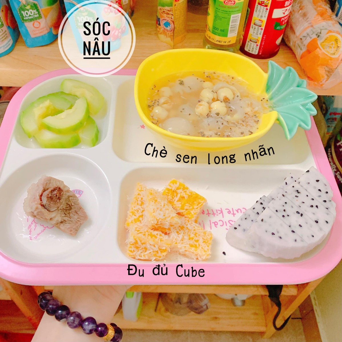 ❌❌❌ THỰC ĐƠN BLW CHO BÉ 8M+ ❌❌❌

Mình đã trải qua giai đoạn ăn dặm cho con. Và thành quả của mình là có 1 em bé rất mê ăn, ăn cả Thế Giới. 

👉Với mình thì ăn dặm BLW thật sự rất tuyệt vời. 
✅Giúp con tự lập
✅Giúp con học được kĩ năng vận động tinh rất tốt
✅Con được tự do khám phá
✅Hơn hết là con cảm nhận được mình đc tôn trọng trong ăn uống 
Và rất nhiều điều tuyệt vời nữa.........

BLW bé có thể thời gian đầu con ăn ít hơn các bạn ăn đút 1 chút. Mẹ có thể sẽ lo lắng 1 chút. Nhưng các mẹ hãy yên tâm nha. Mình có 1 em bé đã 13m rồi. Con ăn BLW hoàn toàn tới 11m và con phát triển rất tốt các mẹ nhé. Thậm chí là con đi học khi 11m được cô khen ăn còn tốt hơn nhiều bạn lớn hơn đó ạ.

🚫Ảnh có thể không đẹp, không long lanh. Nhưng cũng là tâm huyết là tình yêu của 1 người mẹ dành cho con. Mình chia sẻ với các mom để các mom có động lực hơn, kiên trì hơn nếu em bé nhà các mom đang theo BLW.
