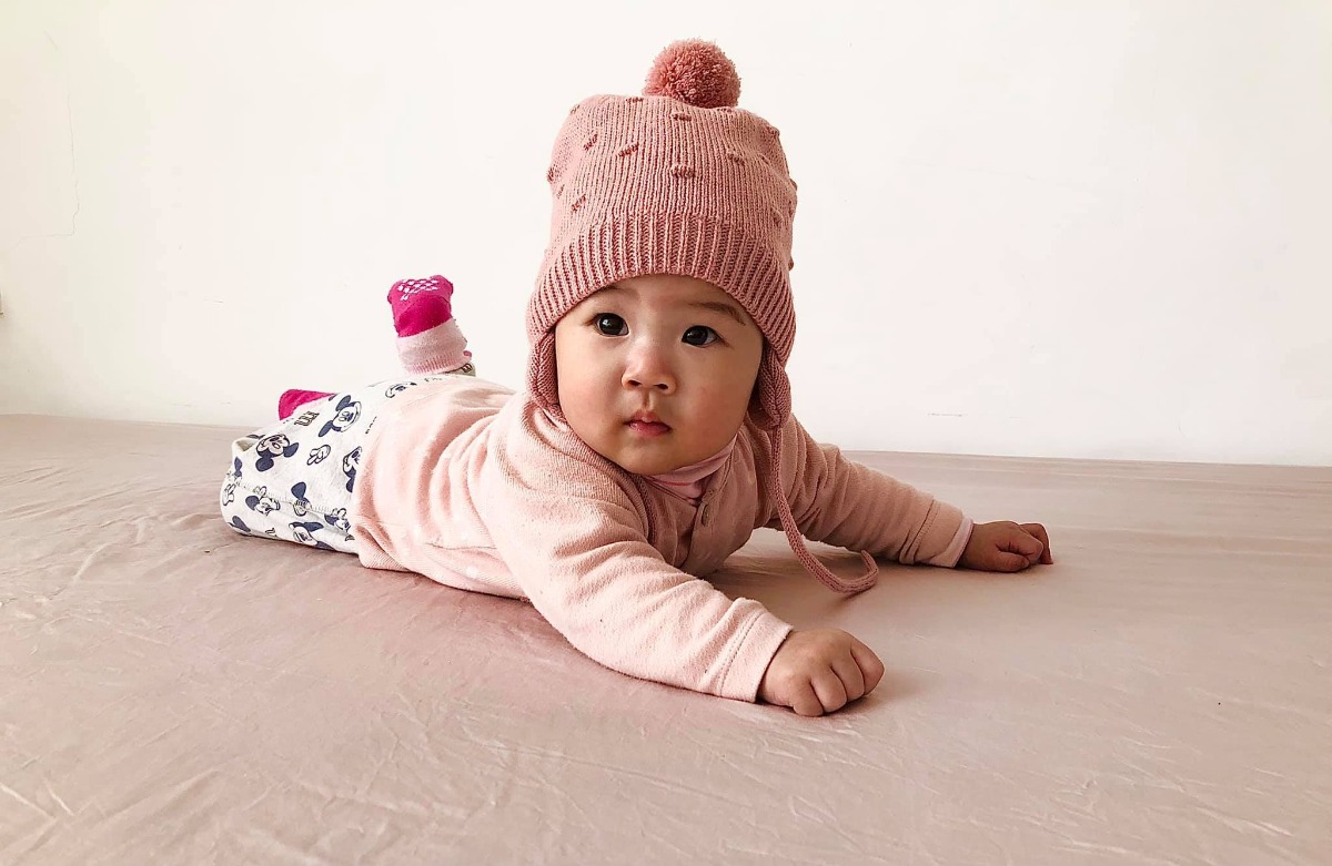 Thành quả lớn nhất năm 2020 của 2 vợ chồng ❤️😝👨‍👩‍👧‍👦😍
Đang cho chơi tập lăn quay lật các bác ạ 😹😹