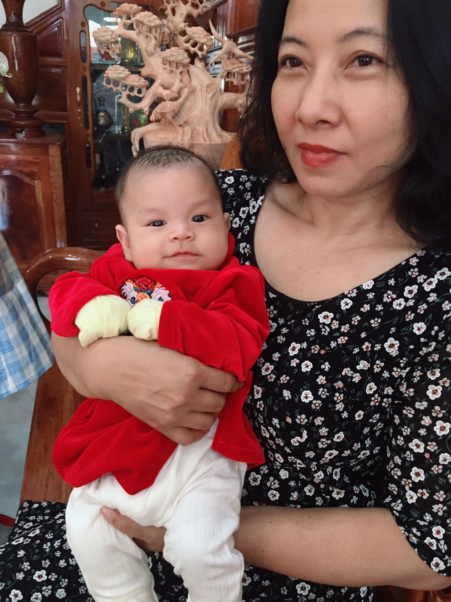 Bé mới dc 3m10d 5d rồi bé chưa đi ngoài có sao k ạ. Sợ bé bị bón quá. Làm sao để bé có thể đi ngoài được ạ.