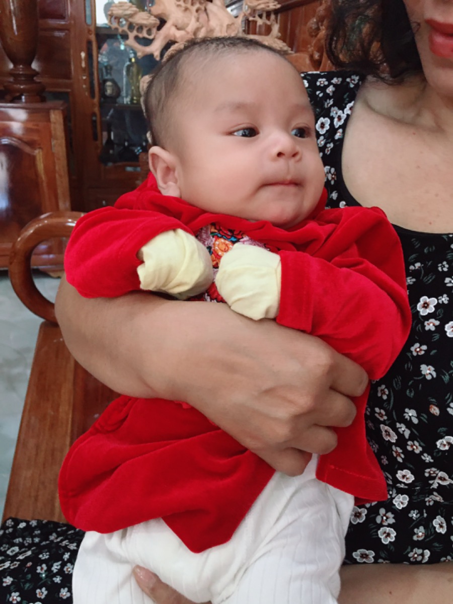 Bé mới dc 3m10d chưa được 6kh nữa. các mom mát miệng chúc bé ăn ngon ngủ ngon với ạ. Chúc mọi người năm mới bình an.