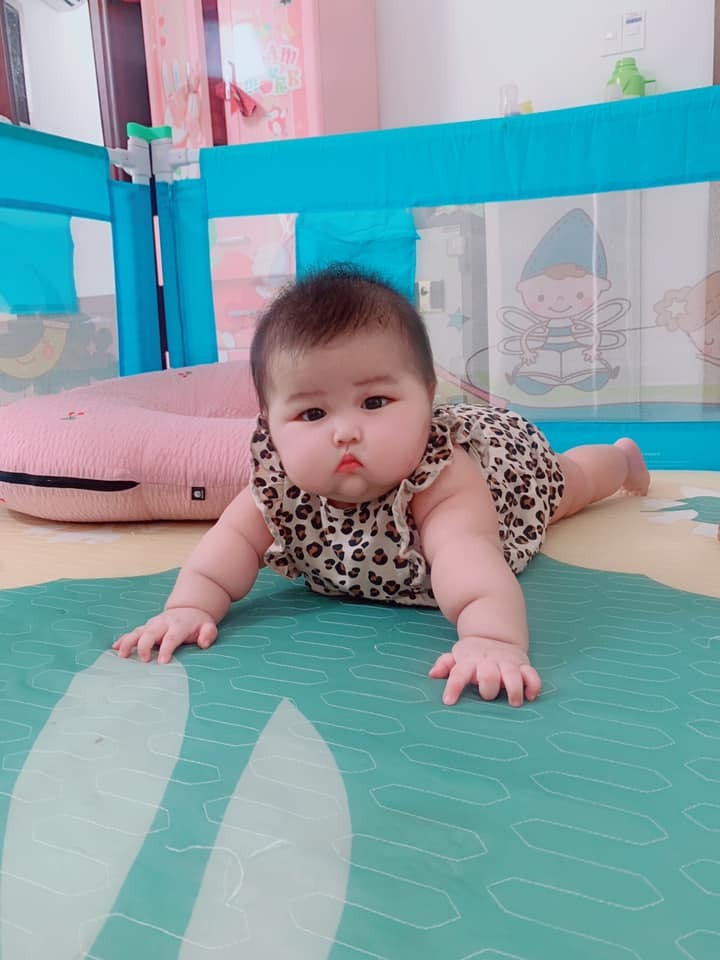 Có bạn chuột nào vất vả về ngậm ty như tớ không!!
Chuột tháng 18/9 hơi nặng ký 9k5