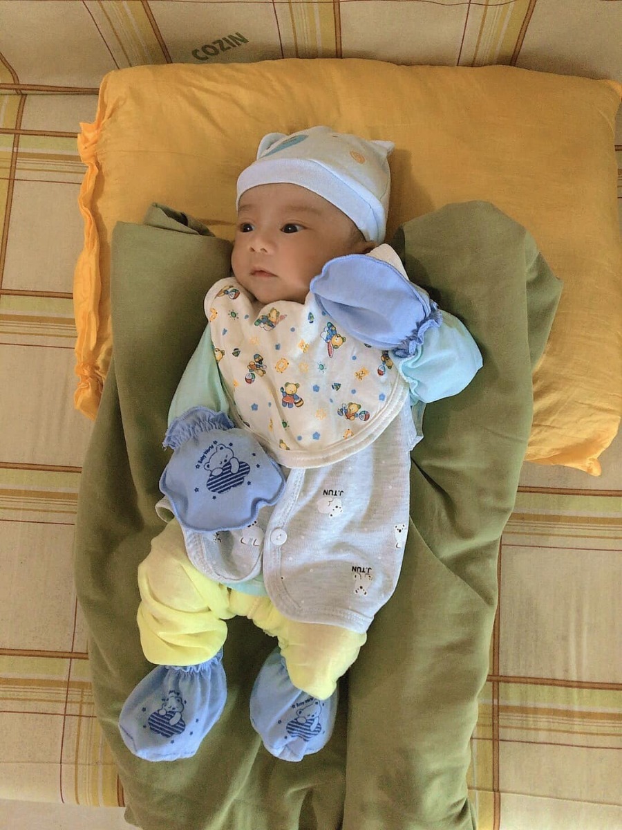 Kết quả của 1 năm yêu nhau các bác ạ. 
Ai rồi cũng phải dọn c*t su thôi🥰🥰🥰