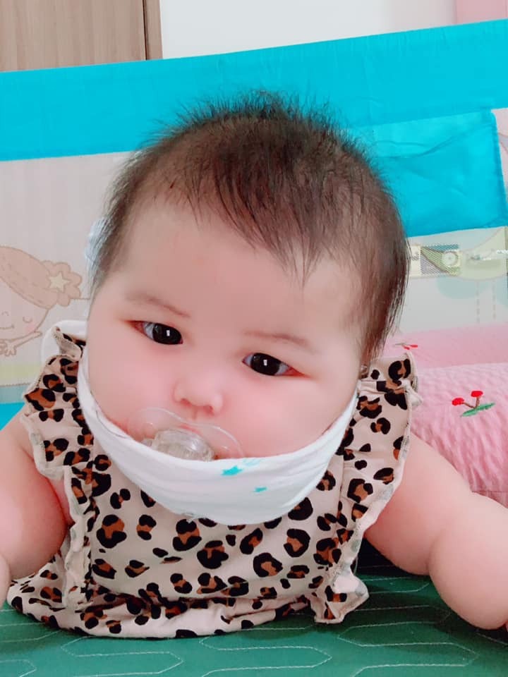 Có bạn chuột nào vất vả về ngậm ty như tớ không!!
Chuột tháng 18/9 hơi nặng ký 9k5