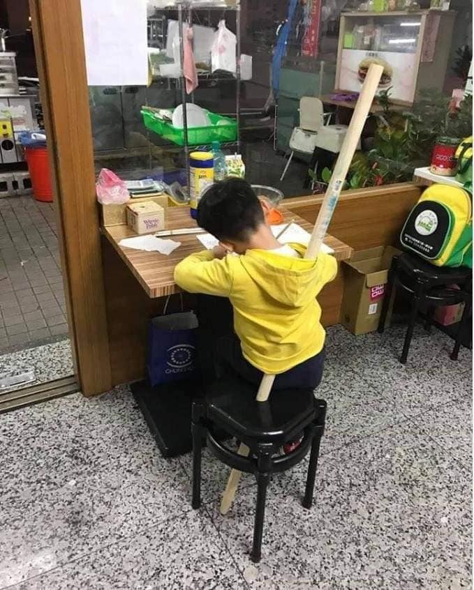 Chân dung các vị phụ huynh đã thấm nhuần chữ "Nhẫn":))) PHẢI THẬT BÌNH TĨNH KHI DẠY CON HỌC 😂