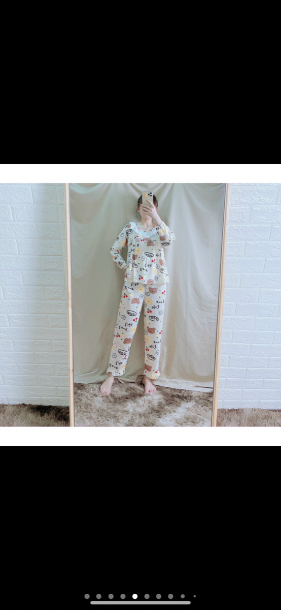 Các mom ơi . Con e đc 20d mà đêm ngủ cứ oẹ oẹ nhg k khóc to , e cuốn chũn nên cứ co 2 chân lên như kiểu khó chịu ở bụng ý . Có m nào thấy bé có biểu hiện như bé nhà e ko . Làm sao để giúp con ạ hiccc