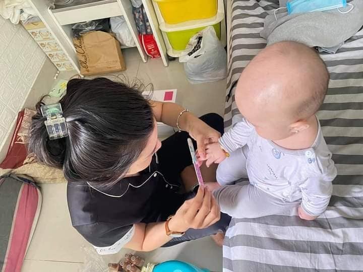 Khi mình có bà Dì học nghề nail thất nghiệp mùa dịch 😅
Hơn 6 tháng ra đời lần đầu trải sự đời no nắng ghê😂Mia say☺️
Cre: Suong Nguyen.
