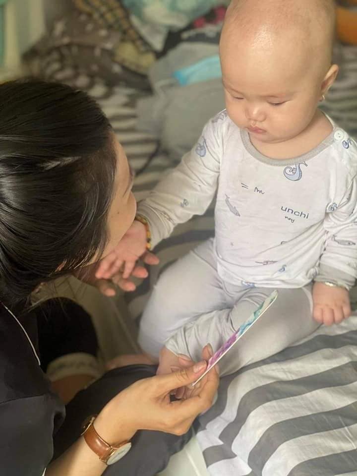 Khi mình có bà Dì học nghề nail thất nghiệp mùa dịch 😅
Hơn 6 tháng ra đời lần đầu trải sự đời no nắng ghê😂Mia say☺️
Cre: Suong Nguyen.