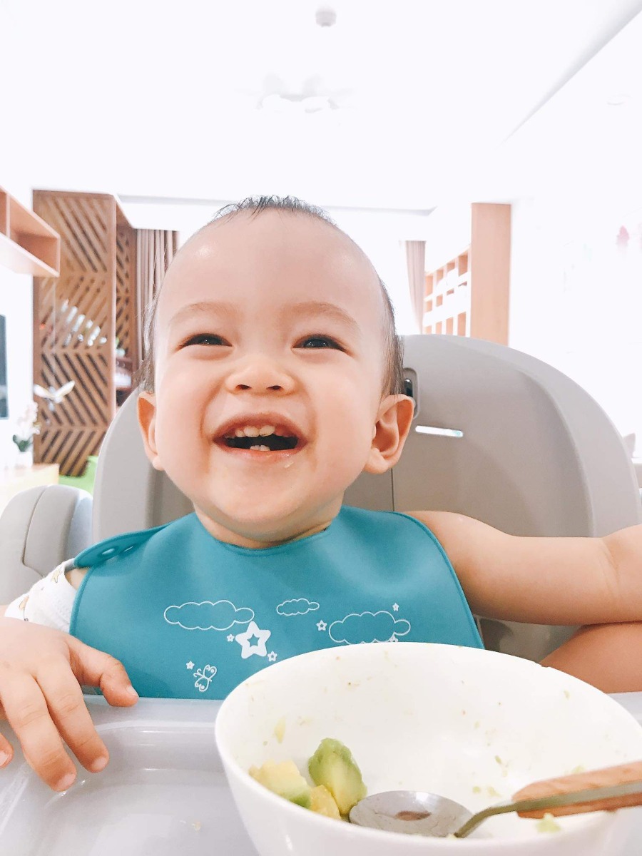 Chào các mẹ,

Bé Heo nhà mình ăn dặm kết hợp cả 3 phương pháp: Truyền thống, kiểu Nhật, tự chỉ huy. 

Vợ chồng mình trực tiếp làm ra app này và cũng cho con ăn theo các công thức đăng trên app, hy vọng là sẽ giúp ích cho các mẹ, giúp các mẹ tiết kiệm được nhiều thời gian để ăn dặm không phải là cuộc chiến, để các bé lớn nhanh, khỏe mạnh.

Các mẹ xem đầy đủ tại đây nhé: https://mamibabi.com.vn/an-dam

Thực đơn được lên mới liên tục theo tuần, rất đa dạng để các mẹ lựa chọn nấu cho bé.

Mọi chi tiết mình rất sẵn lòng tư vấn. Zalo: 0908 303 699
Cảm ơn các mẹ!

Thang Pham,
CEO Mamibabi.