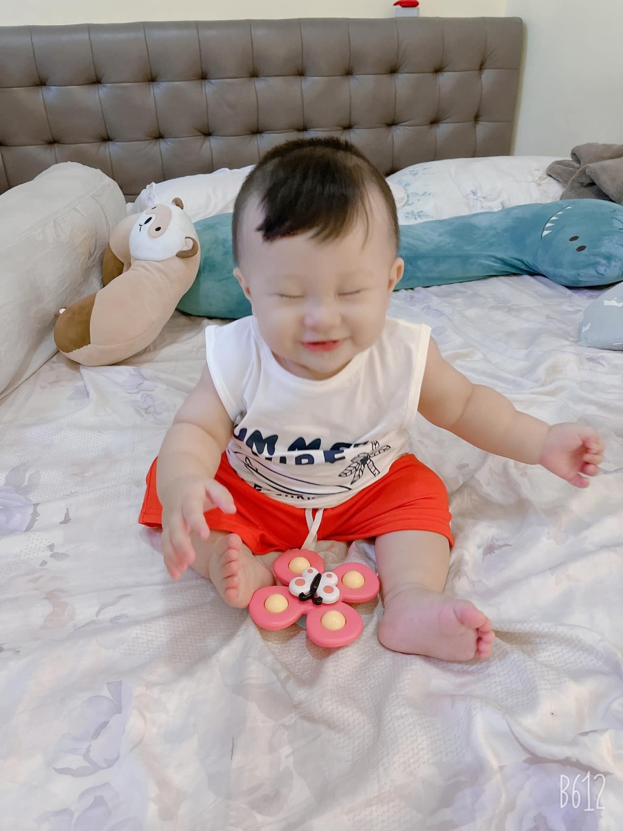 Chơi vận động sớm với tớ đi các bạn ơi, còn bạn nào chưa ngồi đc ko nạ