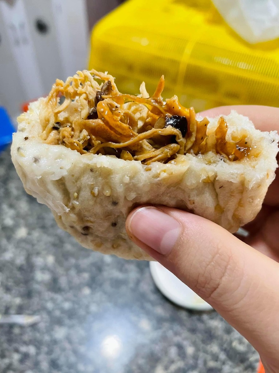 3 bữa chính và 3 bữa phụ 1 ngày của em.

Dạo này tình hình covid phức tạp quá rồi nên các chị bầu xinh đẹp mình nhớ hạn chế ra đường, nếu có đi đâu thì nhớ mang khẩu trang đầy đủ nhé.

Chúc các chị luôn có tinh thần thoải mái và vui vẻ và các chị nhớ thử đa dạng các loại đồ ăn nha để em bé có đủ chất 🌼