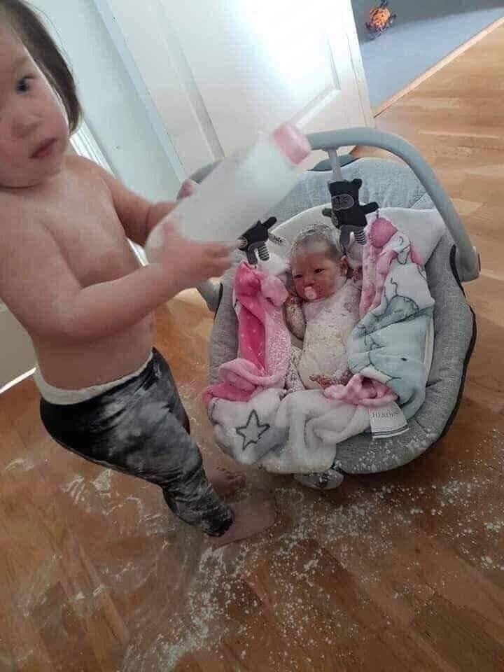 "Sau này chúng mình đẻ con gái anh nhé, nó tình cảm, không nghịch ngợm, nuôi nhàn..." 😂😂😂😂