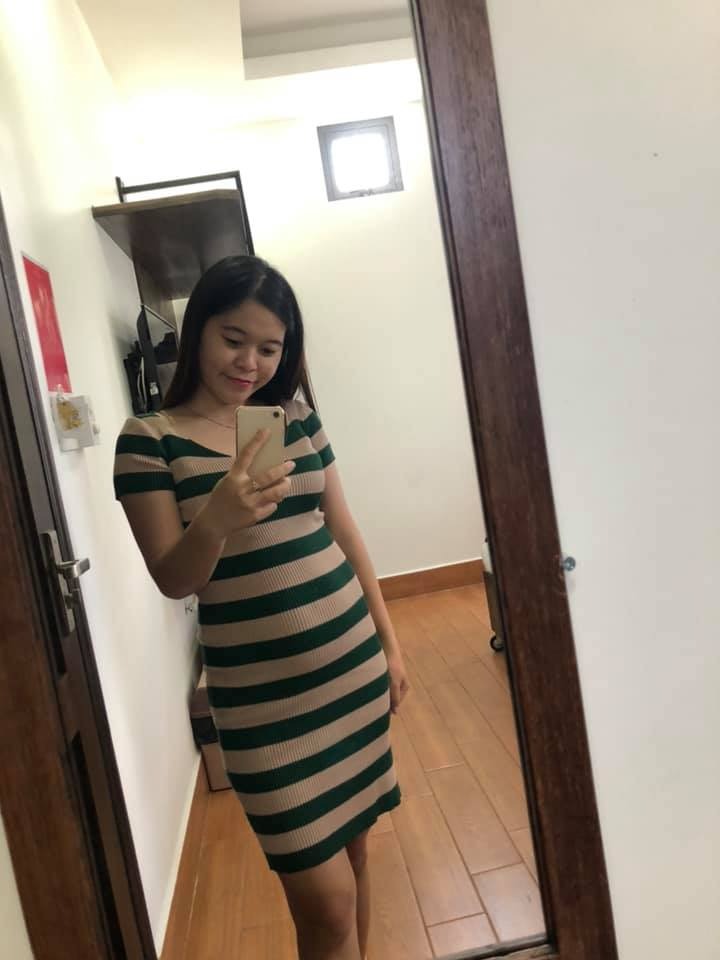 Không biết mn thế nào nhưng mình từ khi xét nghiệm dung nạp đường về lúc đâu rất stress nhưng sau 1 thời gian tìm hiểu cách tập luyện ăn uống, cảm thấy người khoẻ hơn cơ thể cũng săn chắc hơn trước không còn hay đau lưng như ngày trước nữa 

Ăn uống chia rõ ràng bữa chính và bữa phụ, không còn lu xu bù nữa
Cứ rỗi là vợ chồng lôi nhau đi bơi ( bác sĩ bảo bơi rất tốt cho mẹ bầu, ông chú gần nhà bị tiểu đường ông bảo bơi đường giảm hiệu quả) mình thử thấy giảm và người rất khoẻ

Mặc dù cả ngày vận động nhiều, nhưng mỗi tối vợ chồng vẫn dẫn nhau đi bộ vừa đi vừa tâm sự miêu tả mọi thứ xung quanh cho bé con
Từ một người ghét rau, hầu như chỉ ăn cơm với thịt cá nhưng vì em tất cả các bữa ăn của mình không bao giờ thiếu rau còn tinh bột và đồ ngọt giảm hẳn hầu như là không đụng đến ngọt 

Cảm thấy người khoẻ hẳn ra, ai cũng bảo từ lúc mình 4-5 tháng trở đi dáng bắt đầu đẹp hơn và da hồng hào hẳn ra ( do tập luyện và chế độ ăn uống cả ạ) nên các mẹ đừng quá căng thẳng cố gắng ăn uống và tập luyện để có 1 thai kỳ khoẻ mạnh nè 🥰🥰🥰🥰