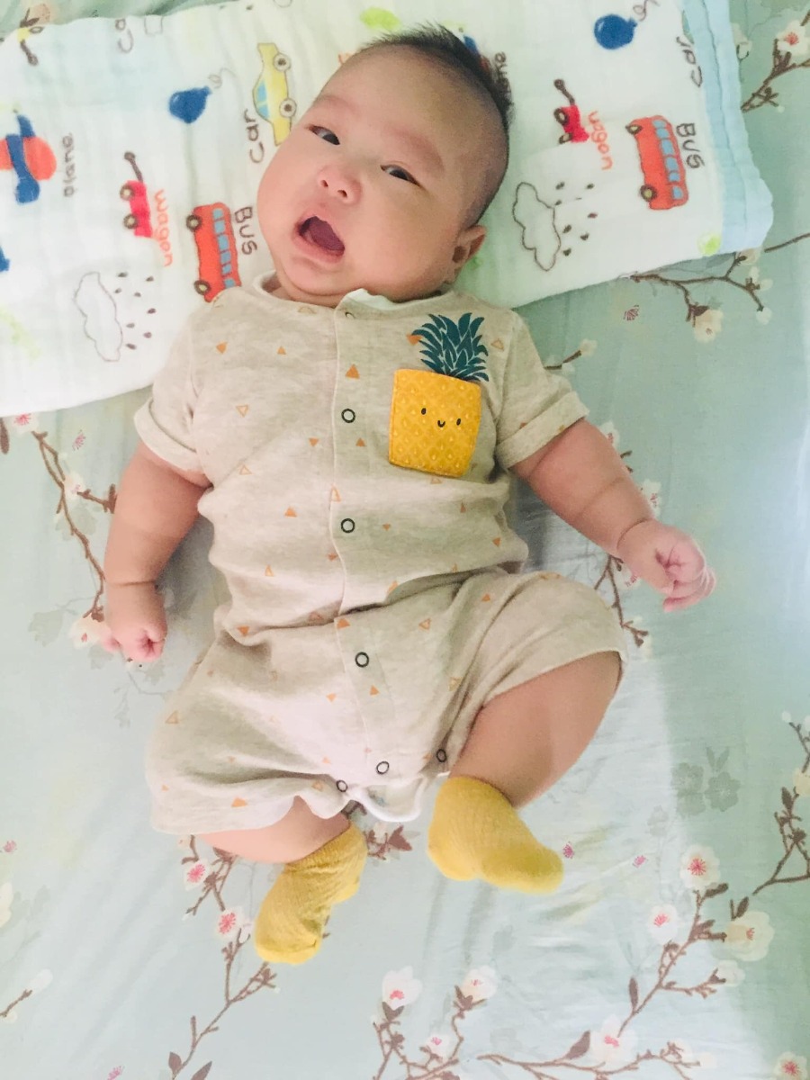 mẹ con cháu đang thử các công thức ăn dặm trên app, rất hợp tác đó các mẹ ạ