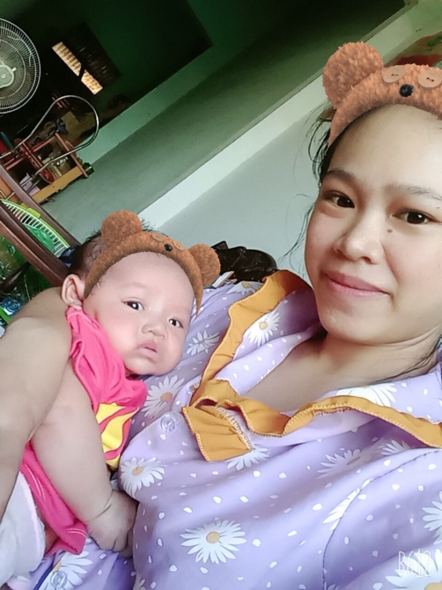 Khi mun cùng mẹ tự sướng.
Mun 02/04/2021 ms hơn 2 tháng đã mún bỏ đít ùi.hóng hớt thui rồi.miệng thì lia chia lia chia