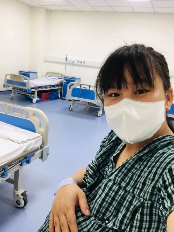 Cứ xem rw các kiểu k bằng trải nghiệm thực tế sinh ở viện 103 các bác ạ . E đi làm hss 36w từ 7g sáng đến 11g về . 40w chưa có hiện tượng nên thu xếp vào viện khám ai ngờ sinh luôn. E đau từ 4g đến 6g20 vượt cạn thành công . Thủ tục nhập viện đơn giản,vật chất thì mới toanh và các bác sĩ quan tâm hỗ trợ k thể chê được. Sinh thường nên e khoẻ lắm ấy 😄 . Các mẹ cứ thoải mái tâm lý sinh tại đây đi ạ , k thất vọng đâuuu 🥰