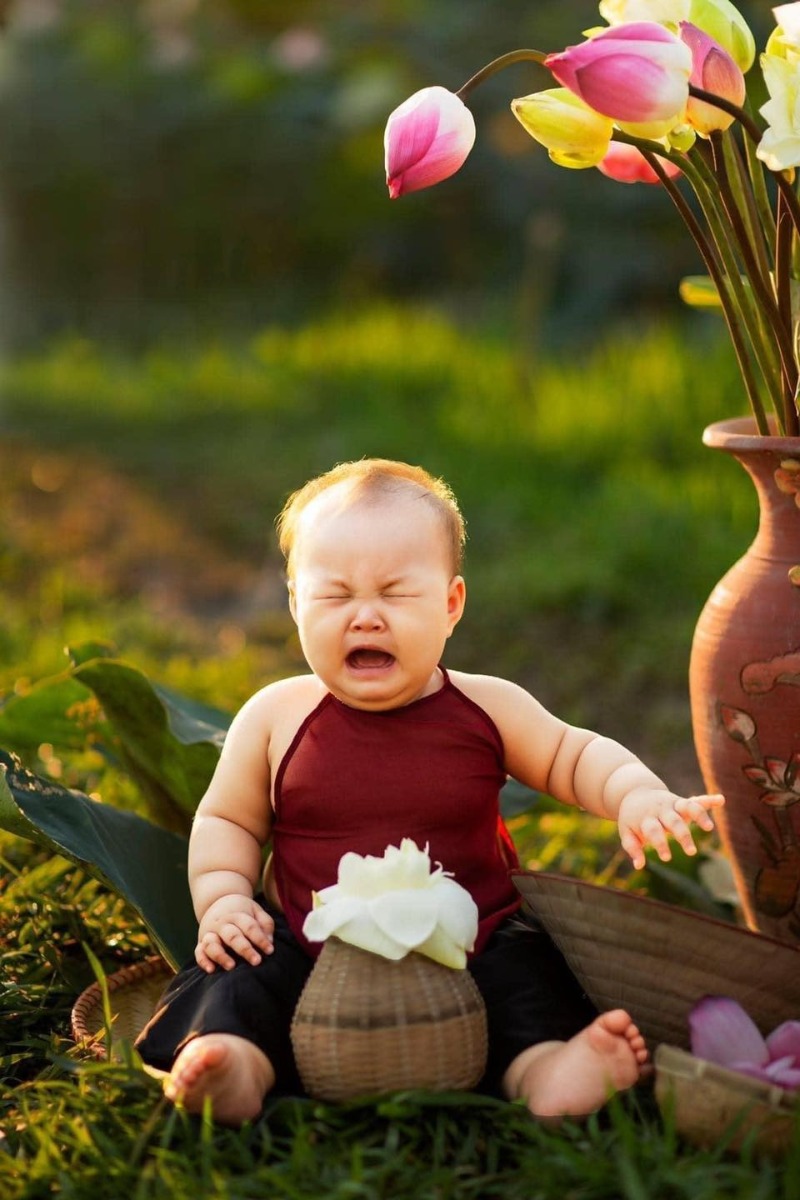 Mùa sen thấy mng khoe ảnh chụp sen nhiều nên em cũng xin phép khoe bộ ảnh của nàng Tấm mỏng manh nhà em 🤣🤣 
Không bắt được con cá nào mà khóc mãi không thấy bụt hiện lên 🤷🏻‍♀️