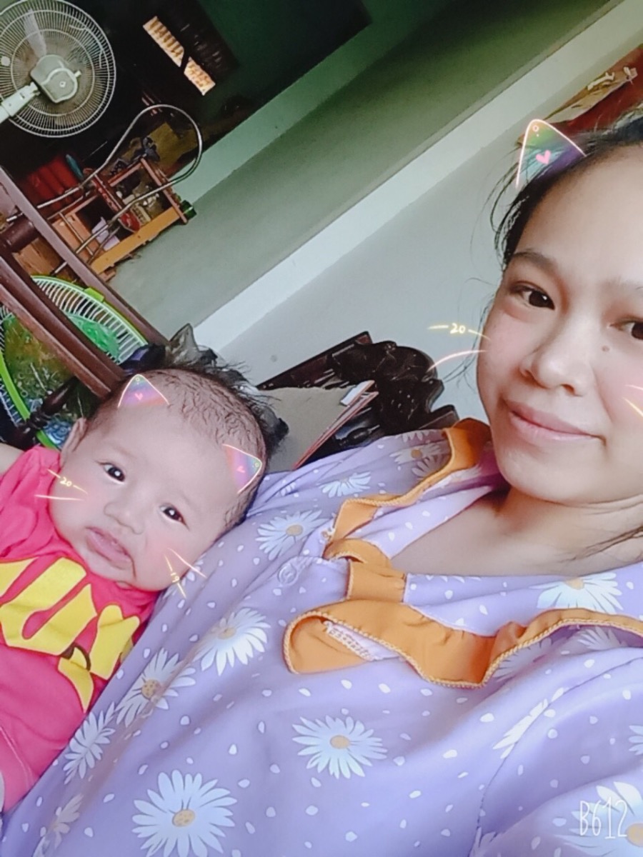 Khi mun cùng mẹ tự sướng.
Mun 02/04/2021 ms hơn 2 tháng đã mún bỏ đít ùi.hóng hớt thui rồi.miệng thì lia chia lia chia