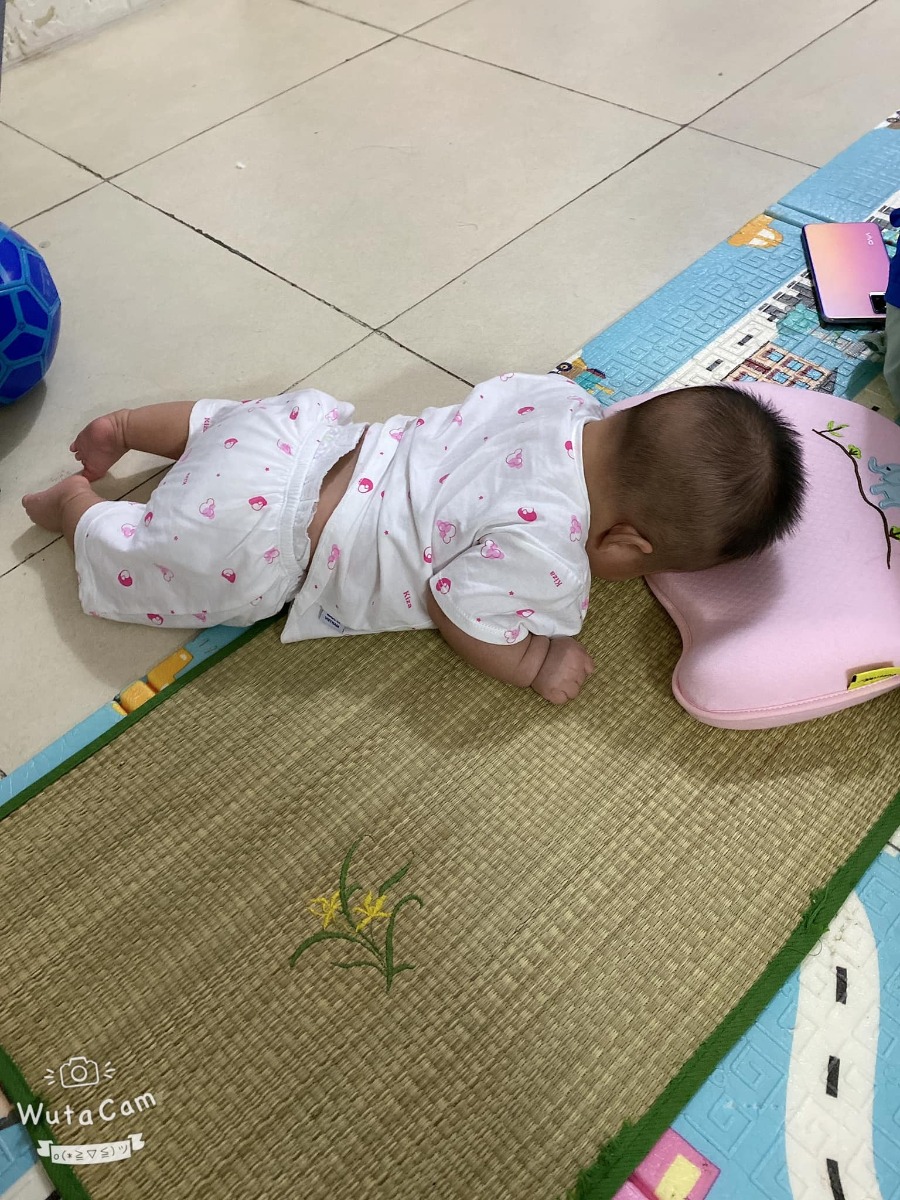 Trâu t4 nhà các mom thế nào rồi ạ . Trâu 17/4 nhà e suốt ngày đòi lẫy rùi ngủ quên luôn 😂😂