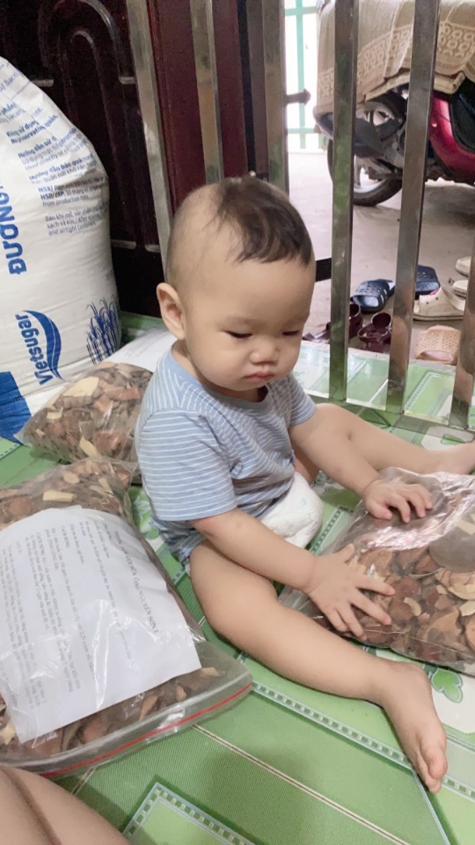 Em bé ti mẹ hoàn toàn tới tận bh đâyyy 14 tháng mà con ti bên này bên kia vẫn chảy ướt áo